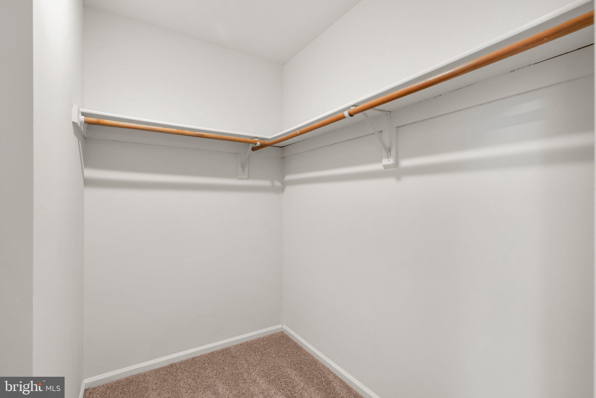 FOX RUN ESTATES - Residential