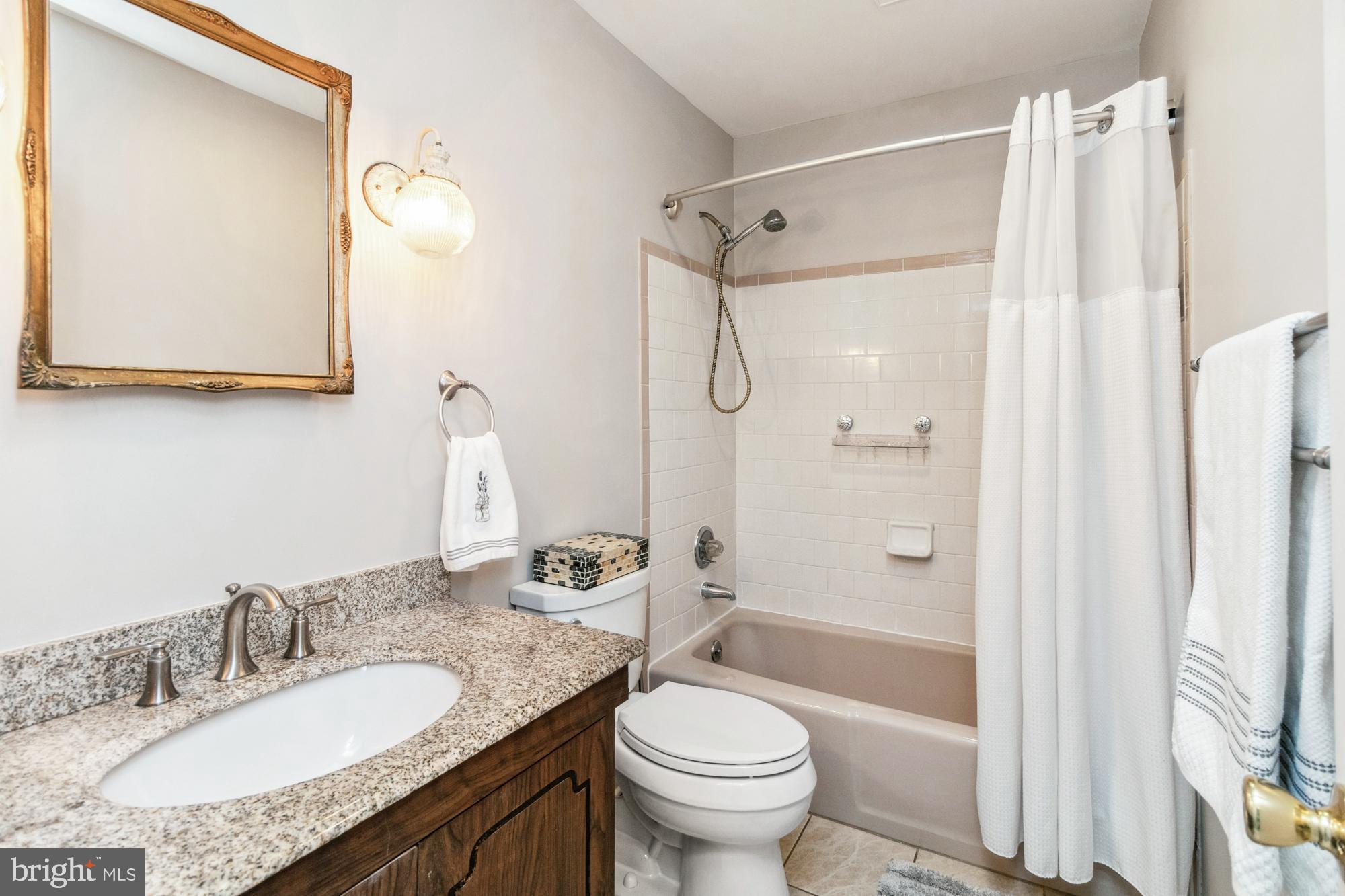 OLIVER BEACH - Residential