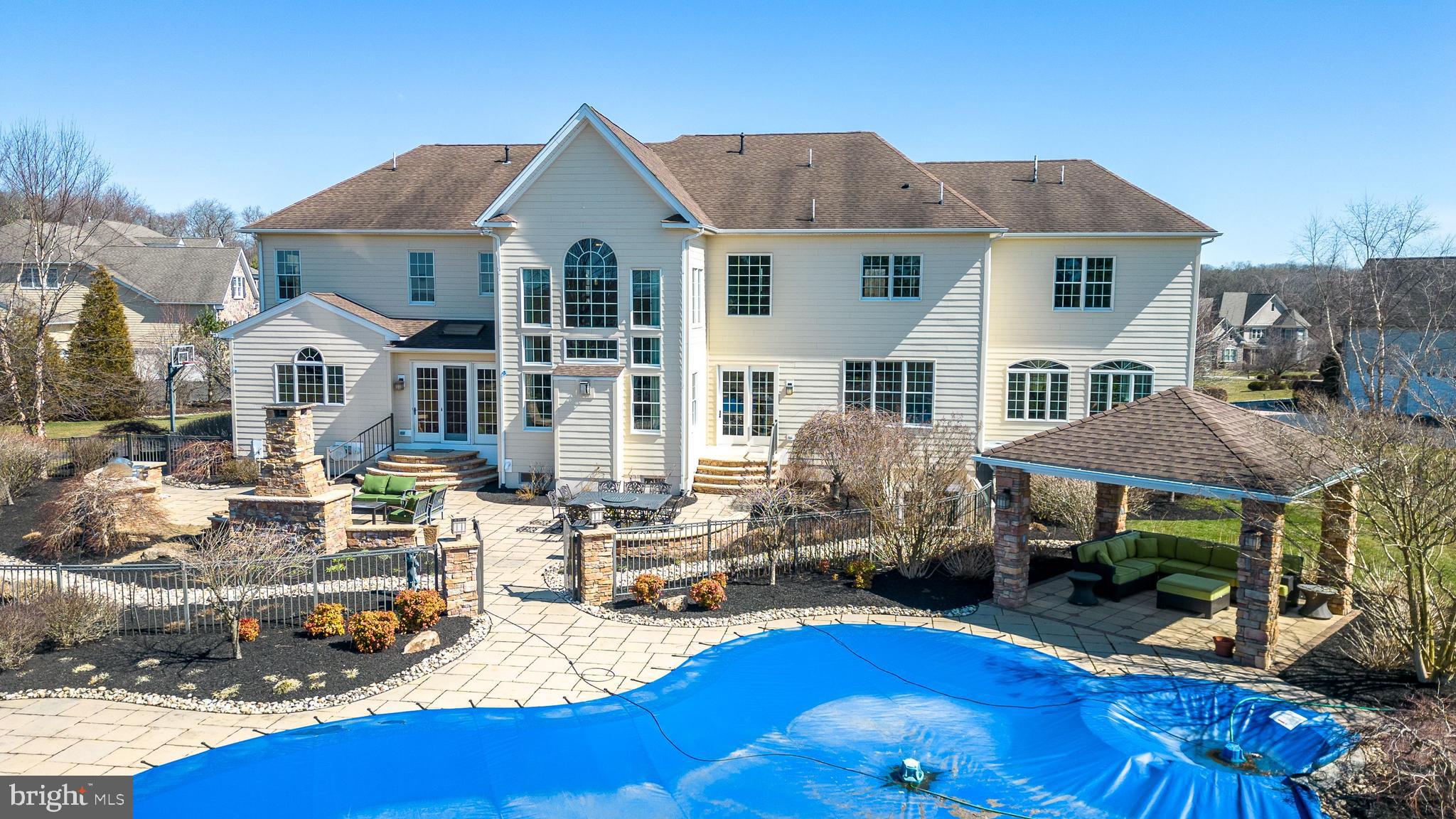 DUTCHESS FARM ESTS - Residential