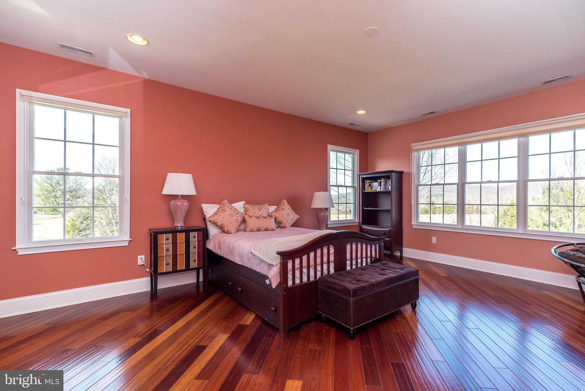 DUTCHESS FARM ESTS - Residential