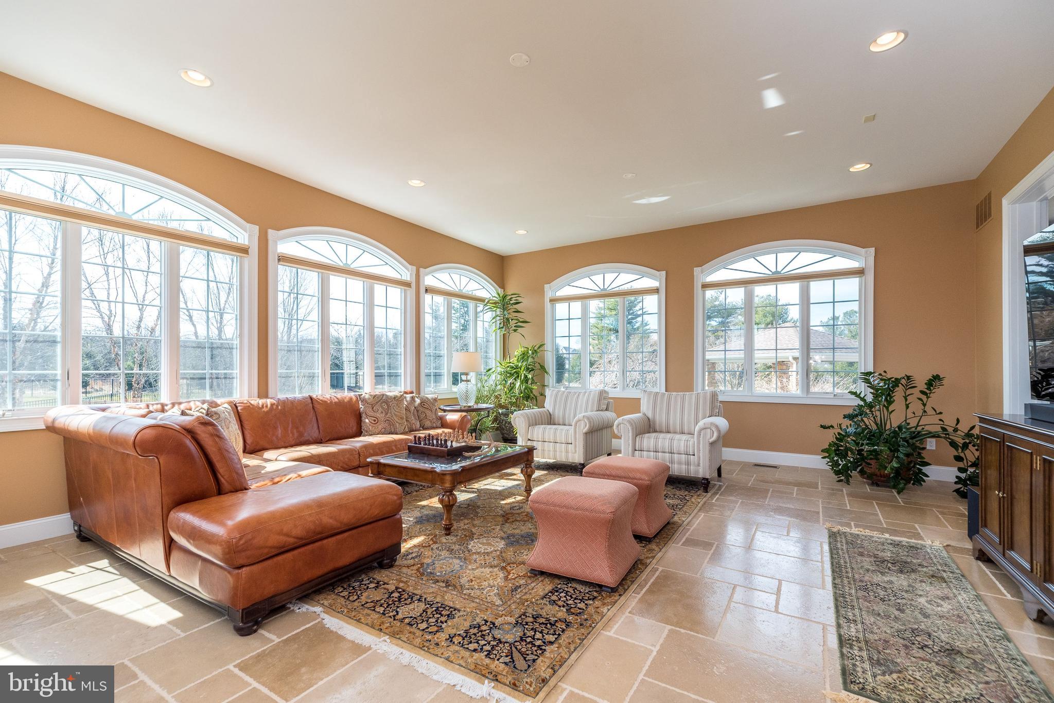 DUTCHESS FARM ESTS - Residential