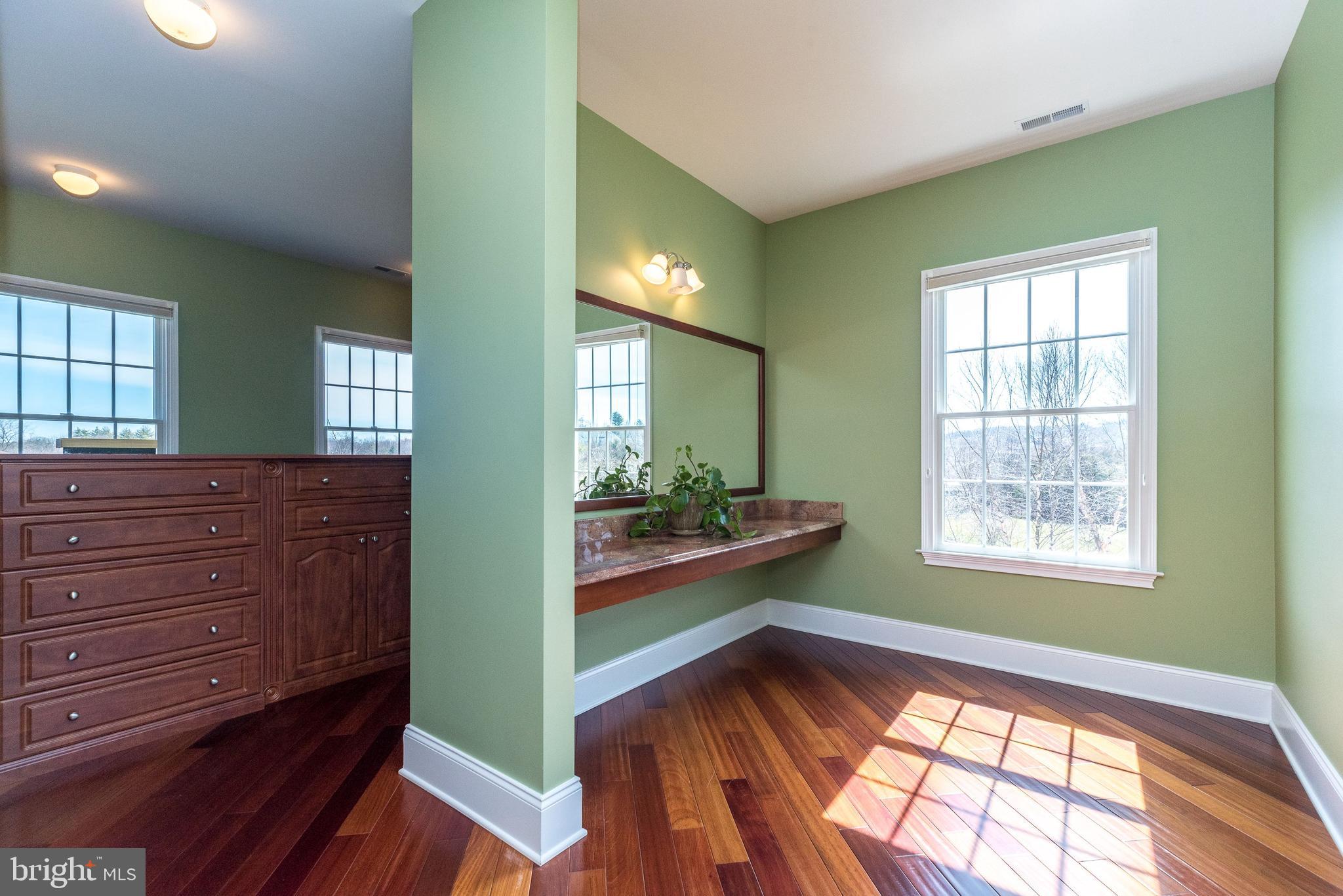 DUTCHESS FARM ESTS - Residential