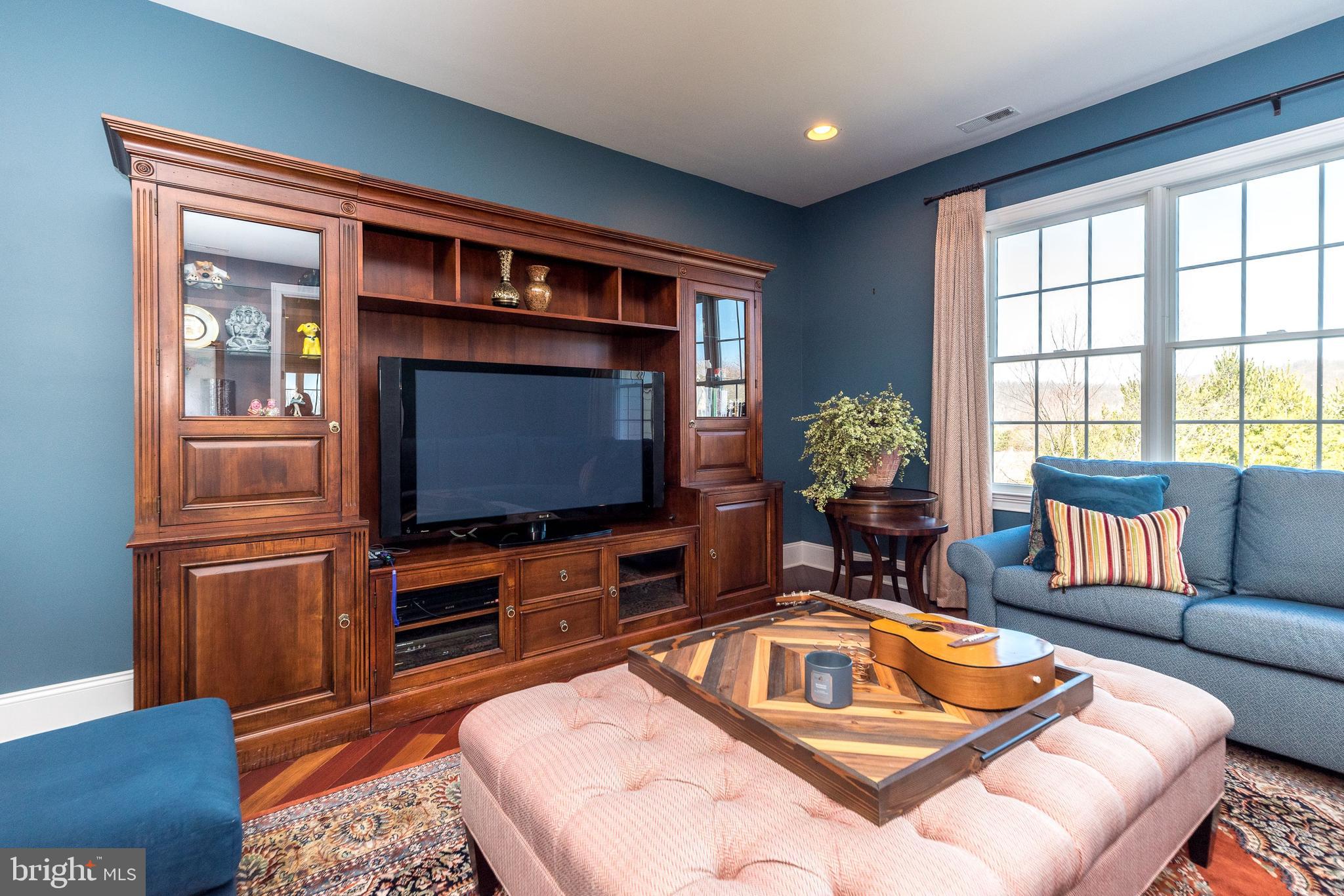 DUTCHESS FARM ESTS - Residential