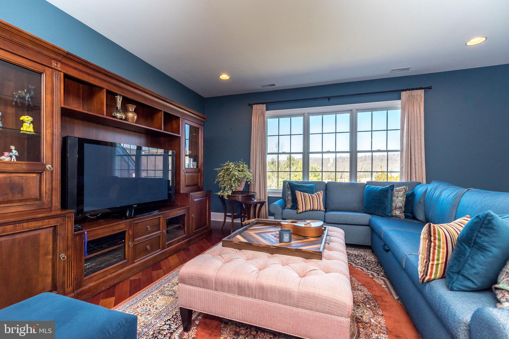 DUTCHESS FARM ESTS - Residential