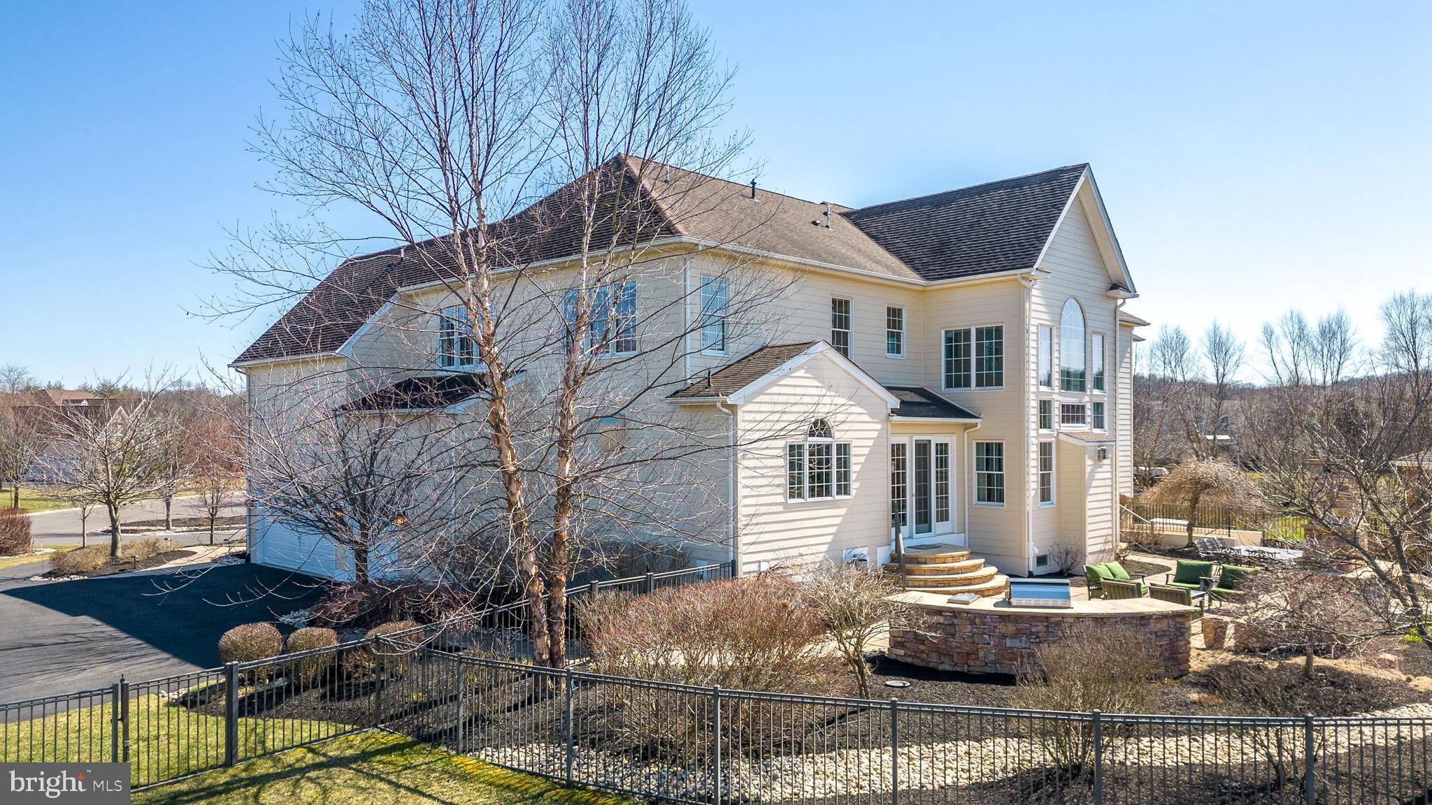 DUTCHESS FARM ESTS - Residential