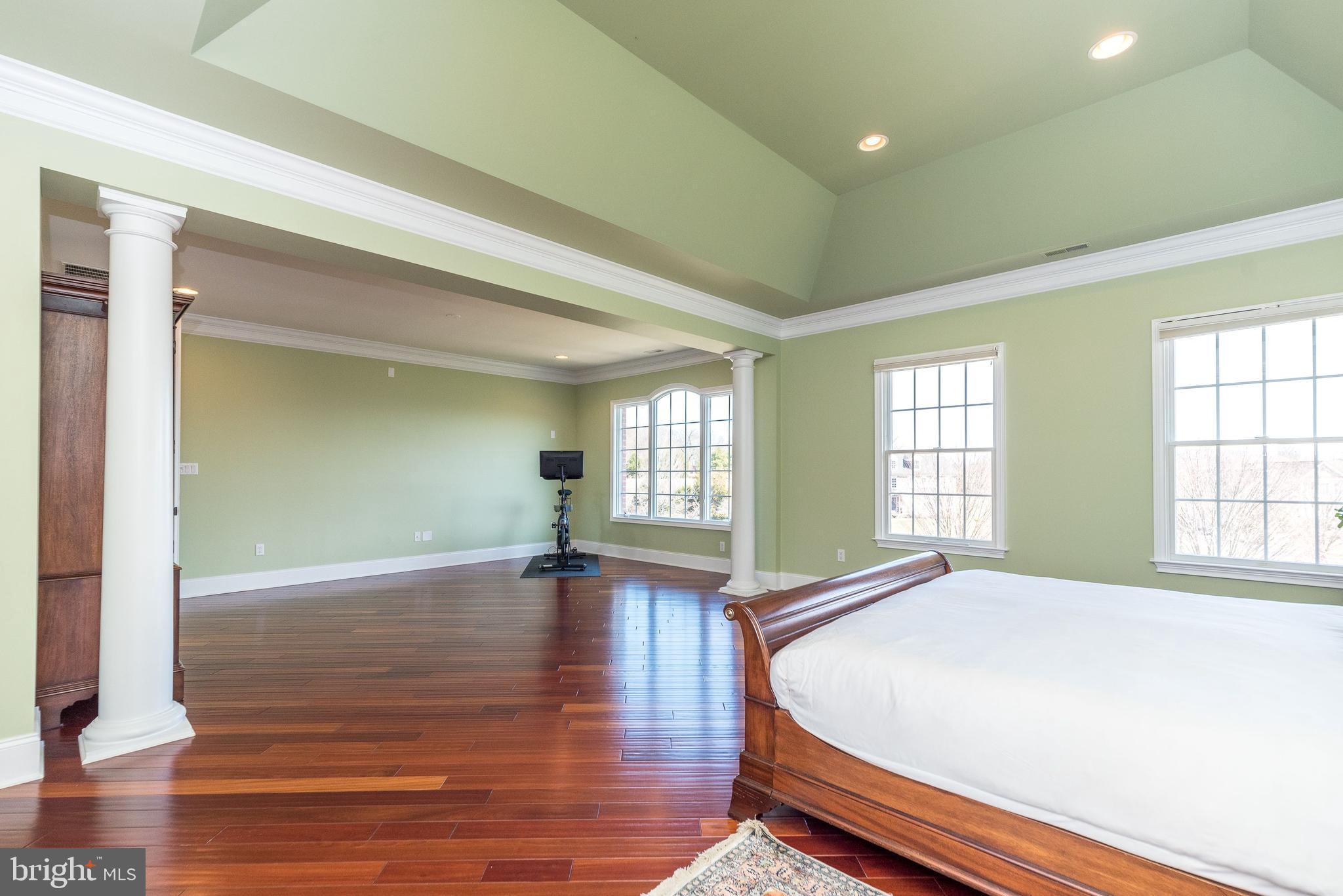 DUTCHESS FARM ESTS - Residential