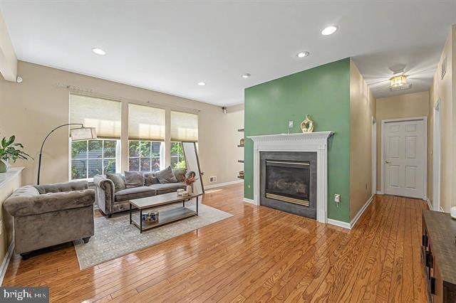 684 JUPITER HILLS LANE