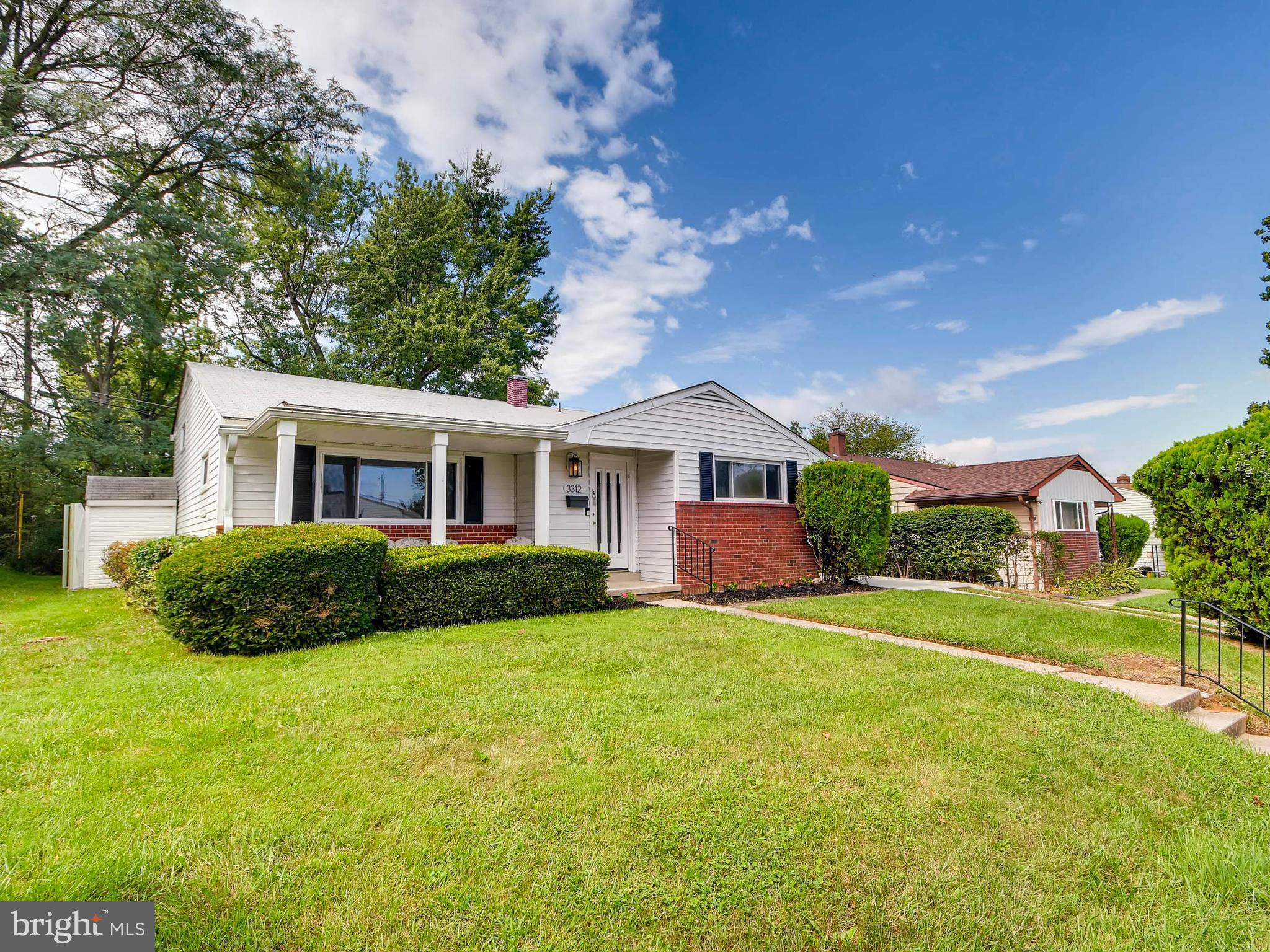 WINDSOR FARMS - Residential