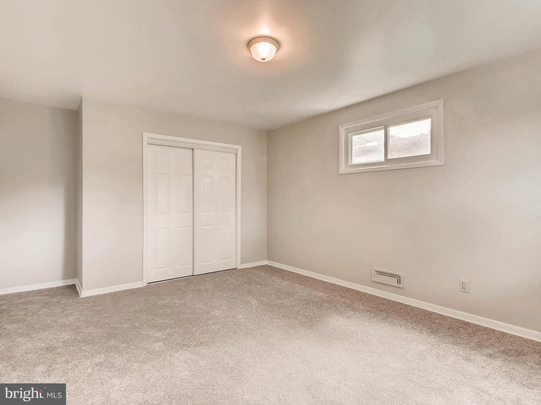 WINDSOR FARMS - Residential