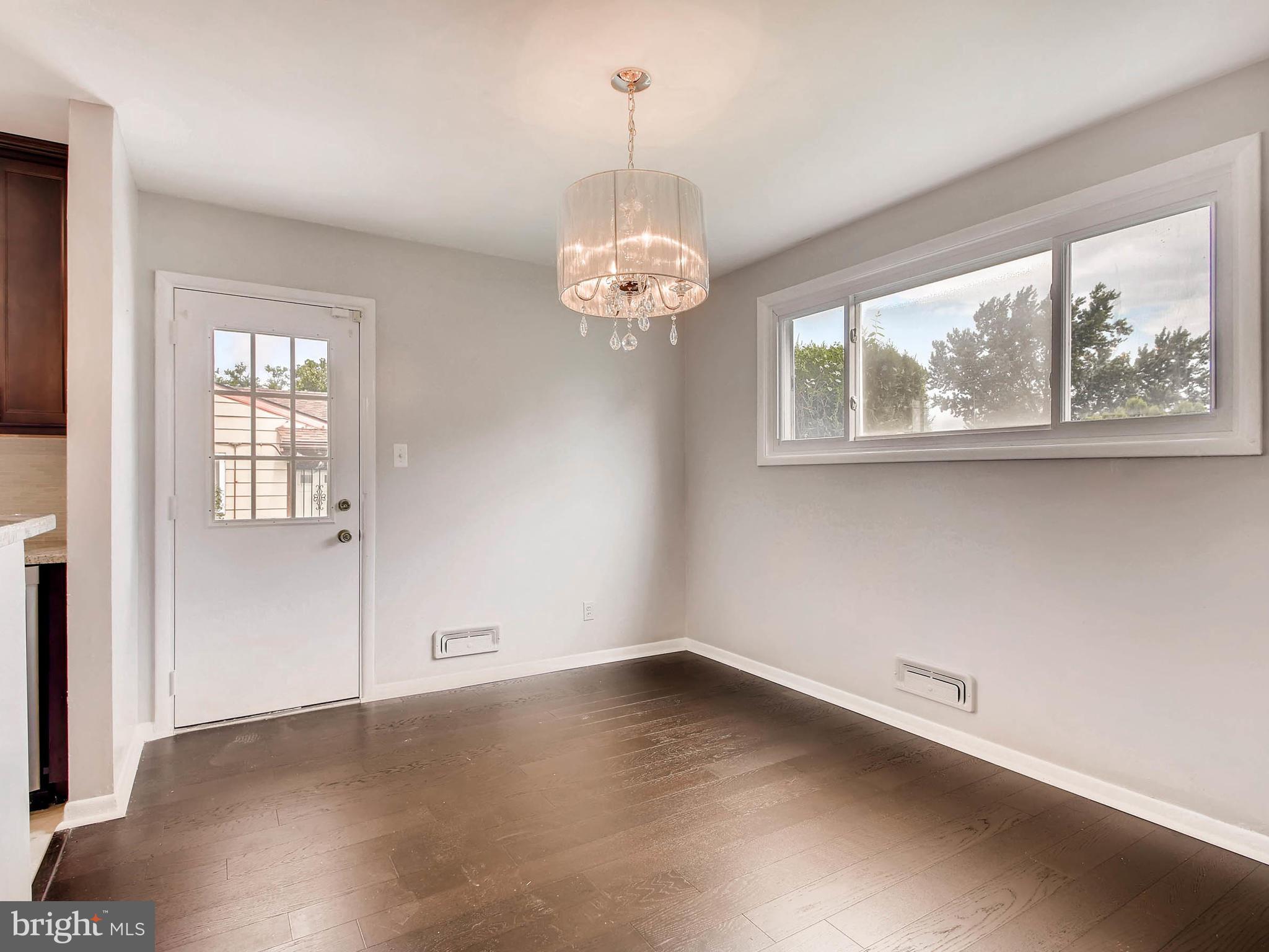 WINDSOR FARMS - Residential