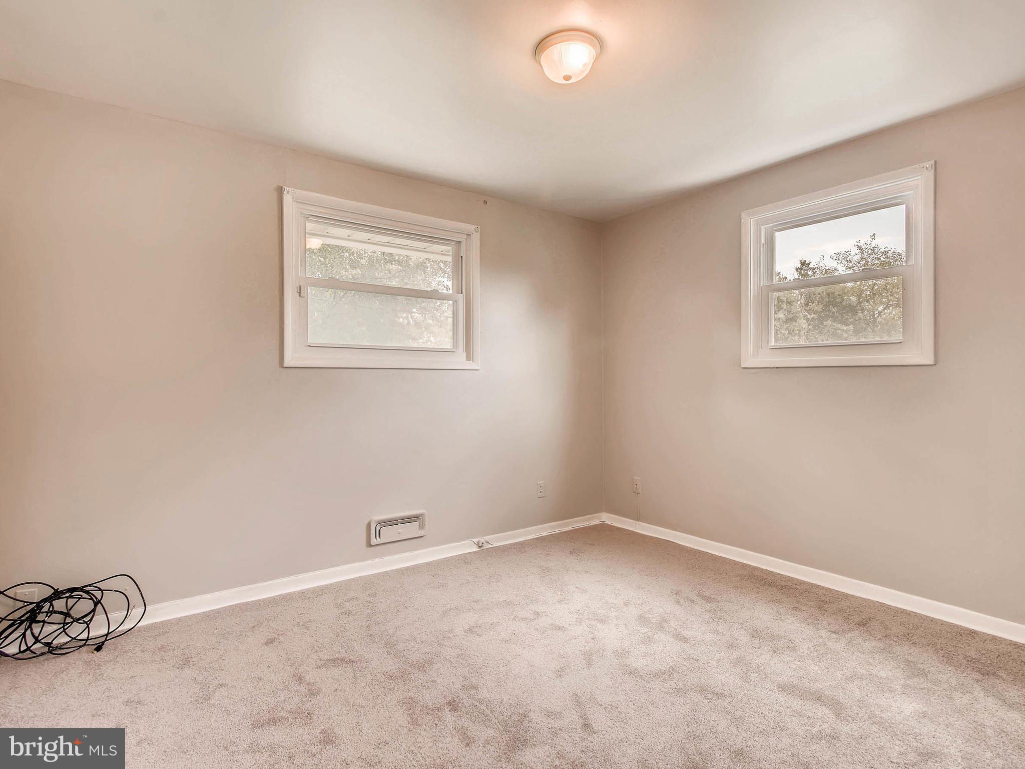 WINDSOR FARMS - Residential