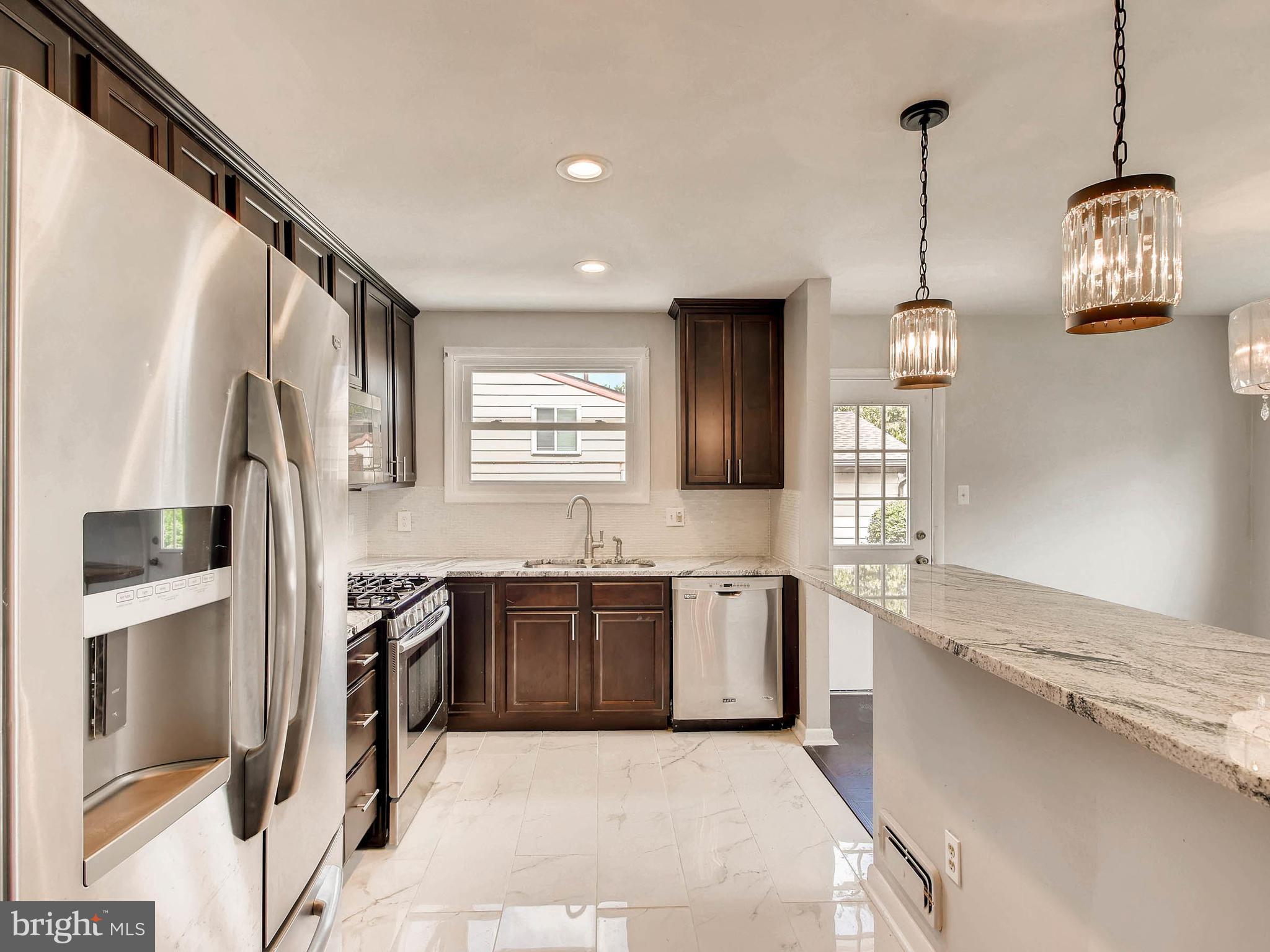 WINDSOR FARMS - Residential