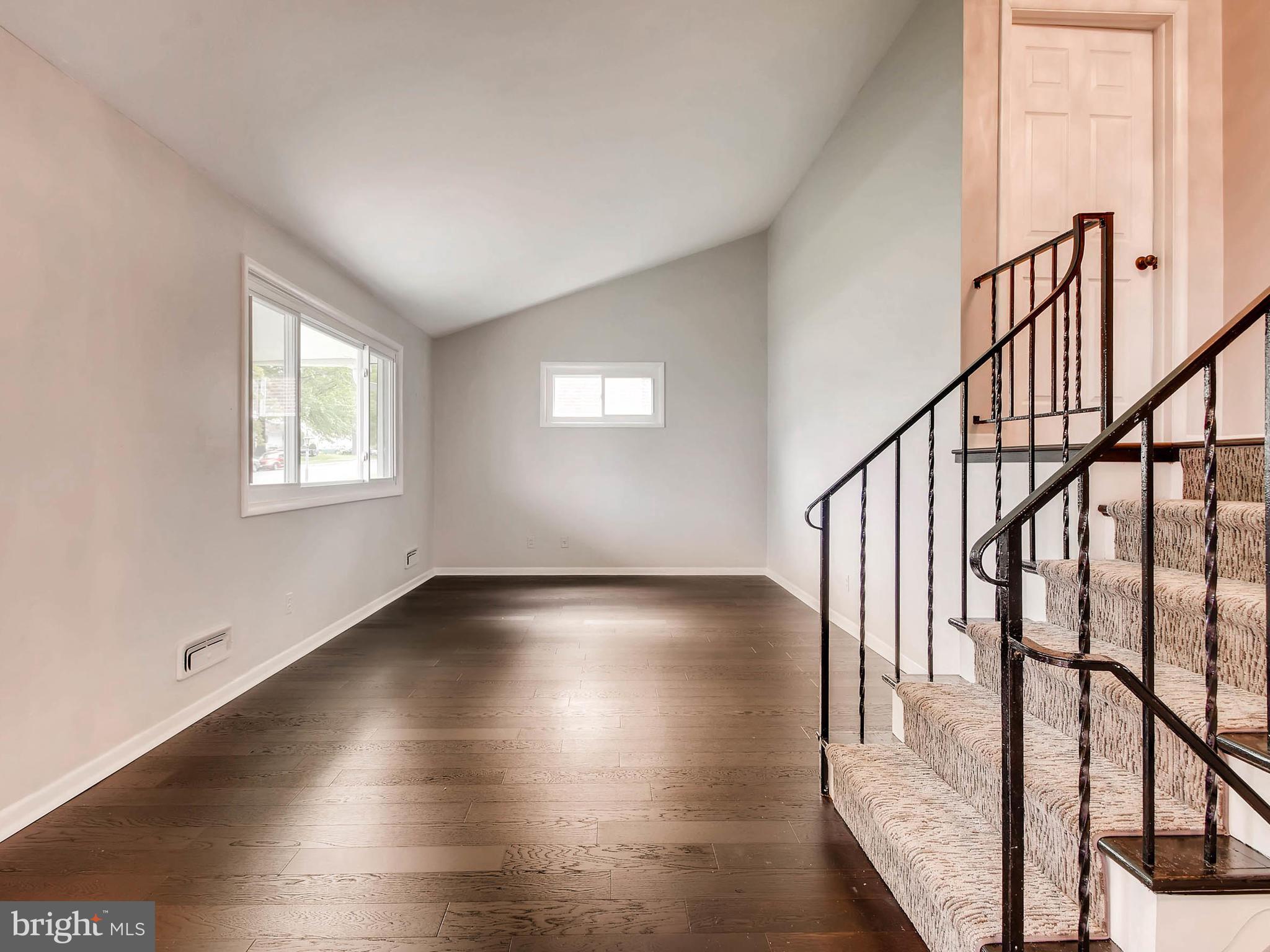 WINDSOR FARMS - Residential