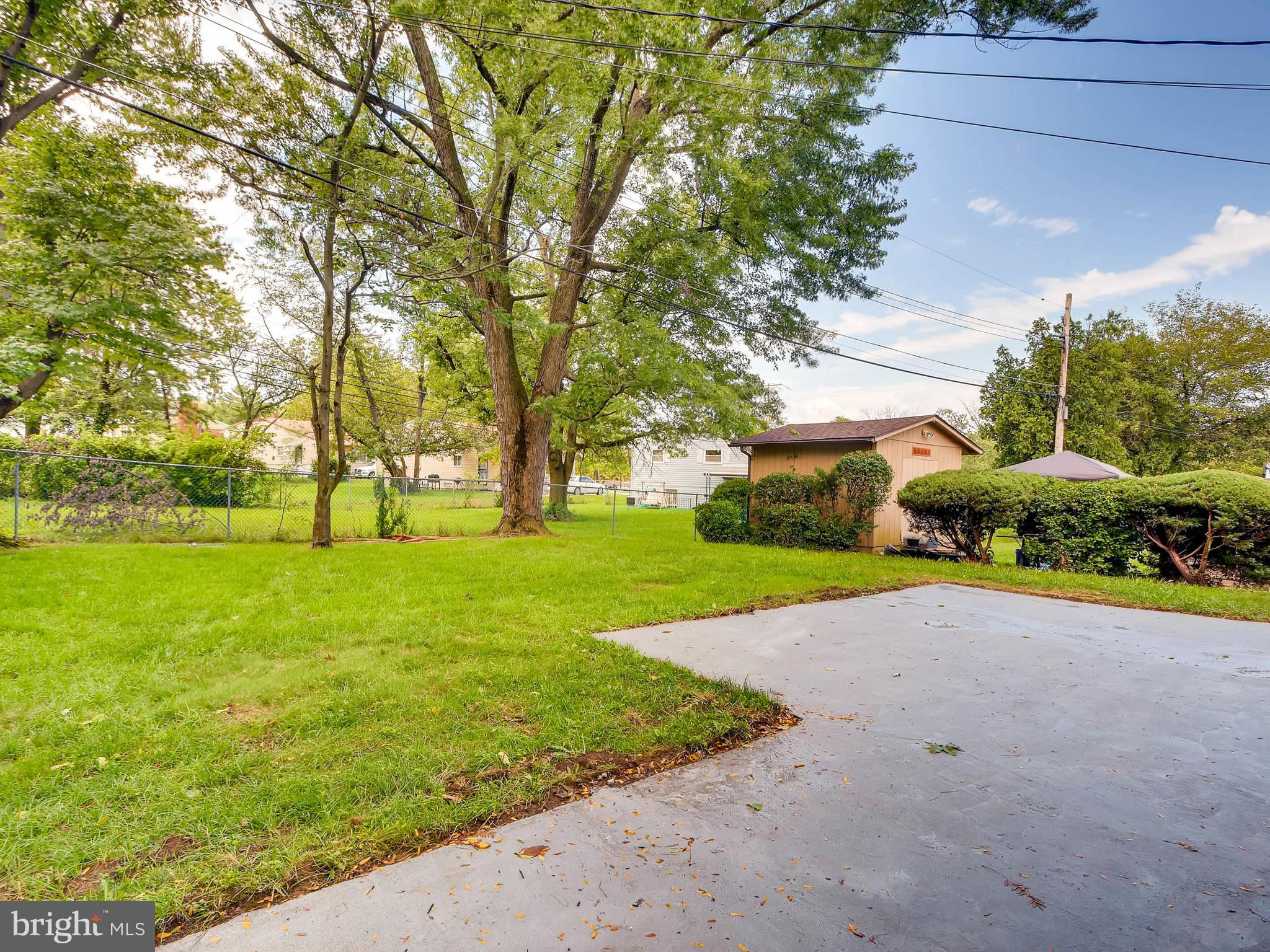 WINDSOR FARMS - Residential