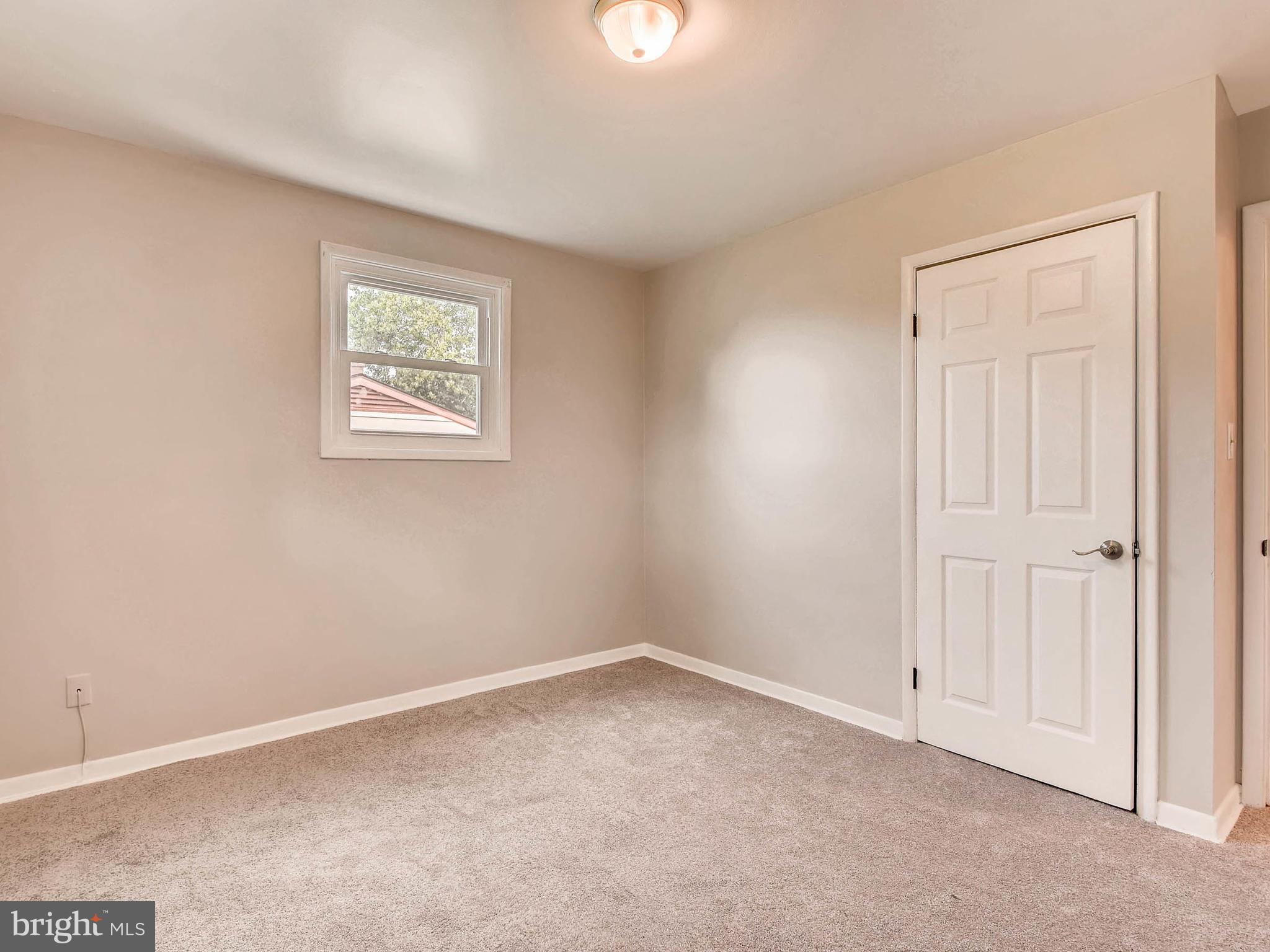 WINDSOR FARMS - Residential