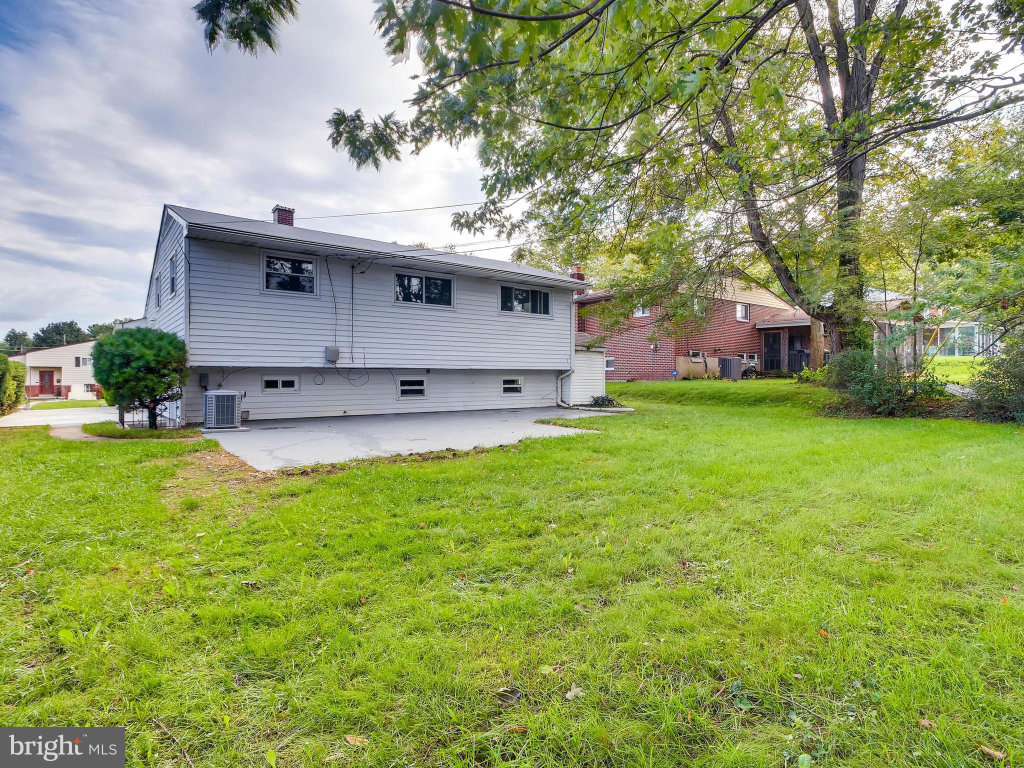 WINDSOR FARMS - Residential