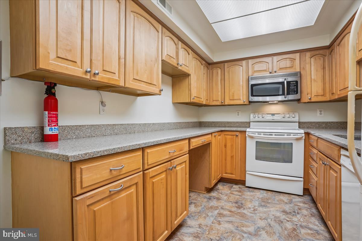 7621 TREMAYNE PLACE 303
