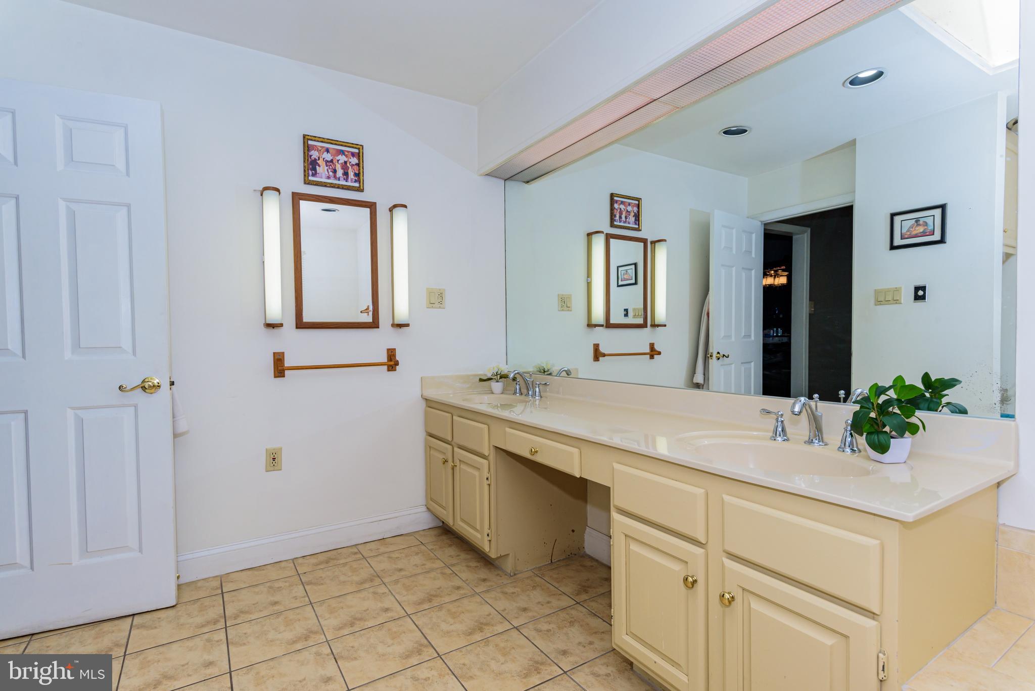 VILLAGE IN THE PARK - Residential