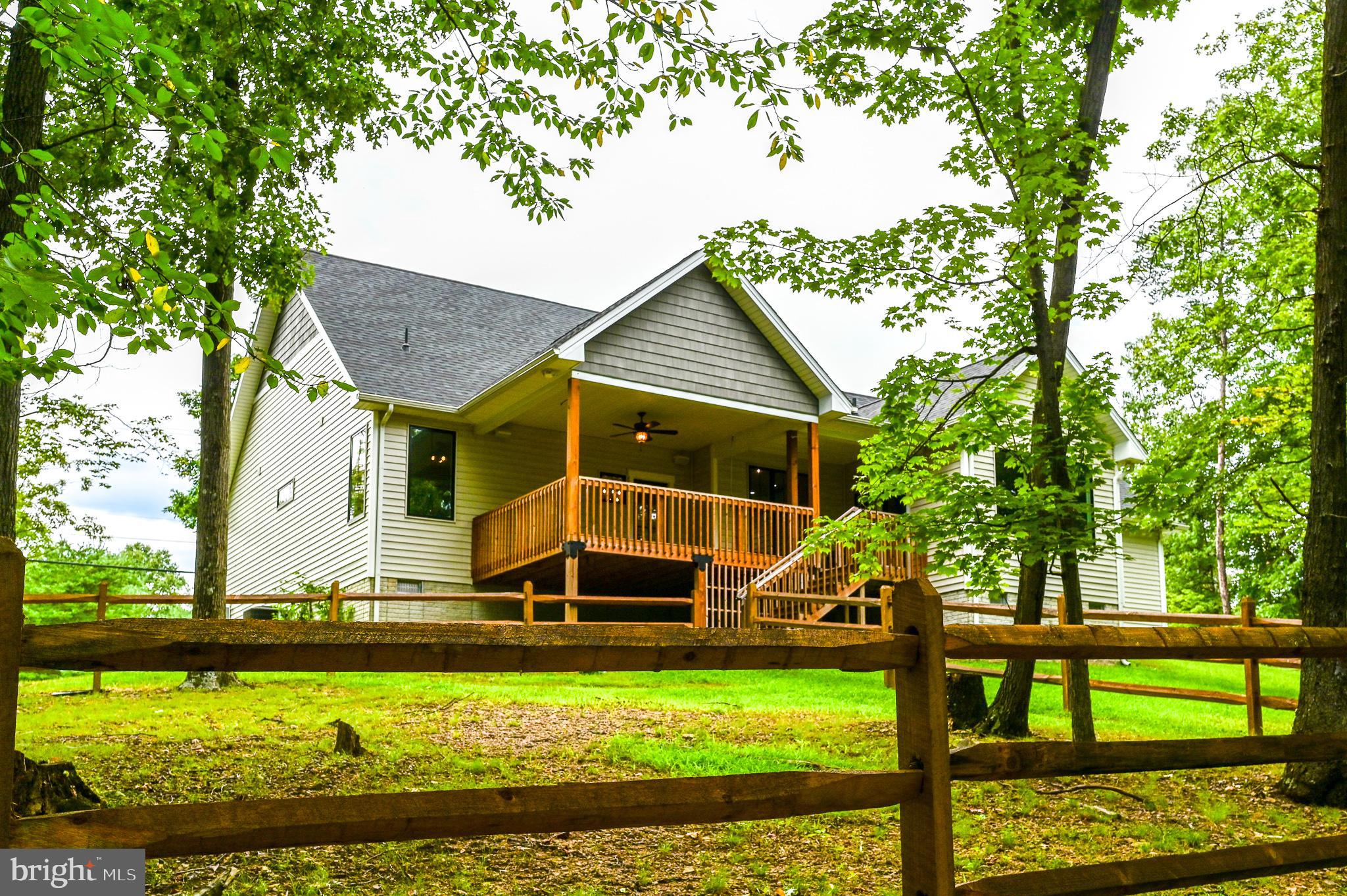 THE WOODS - Residential Lease