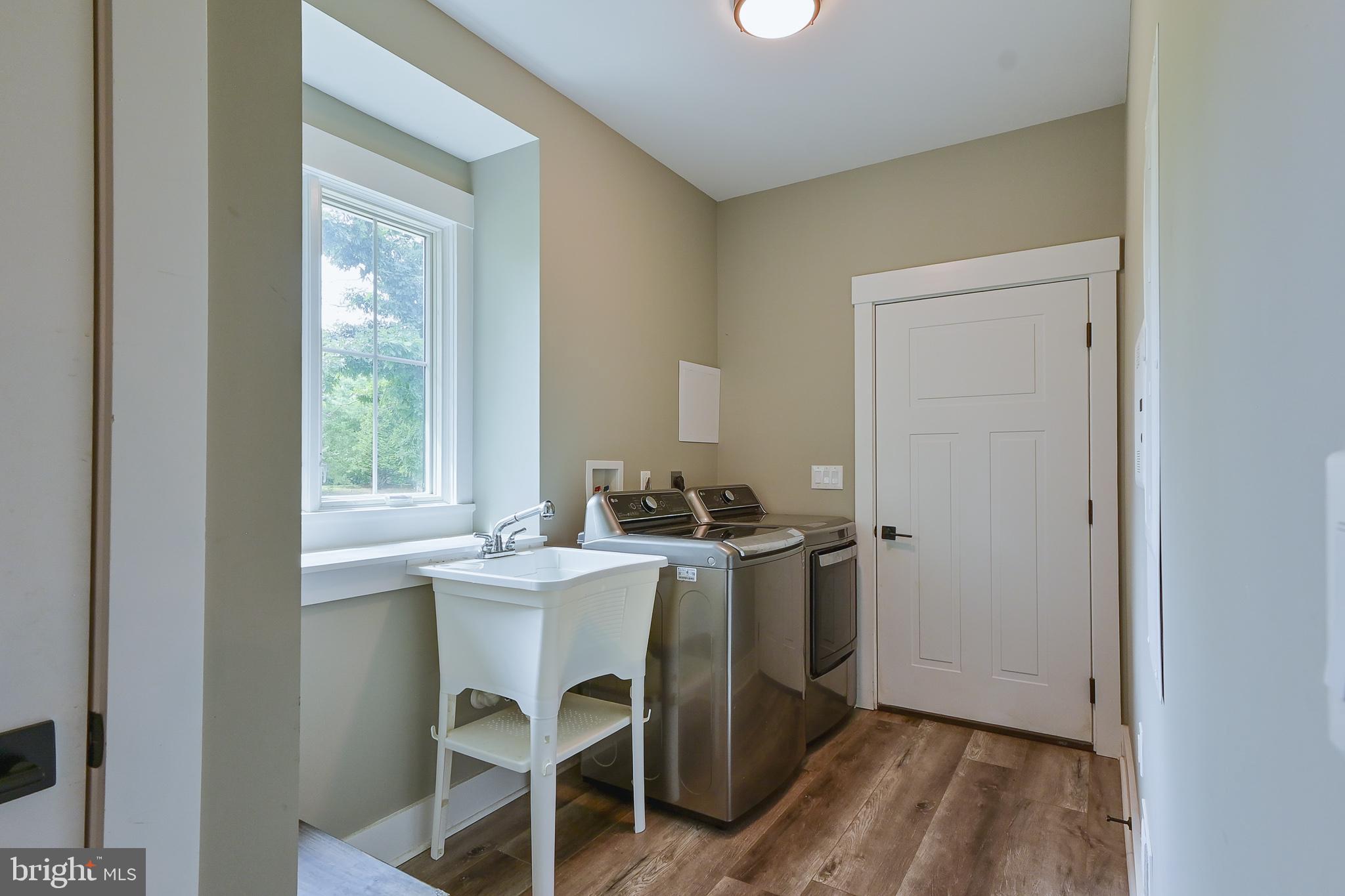 THE WOODS - Residential Lease