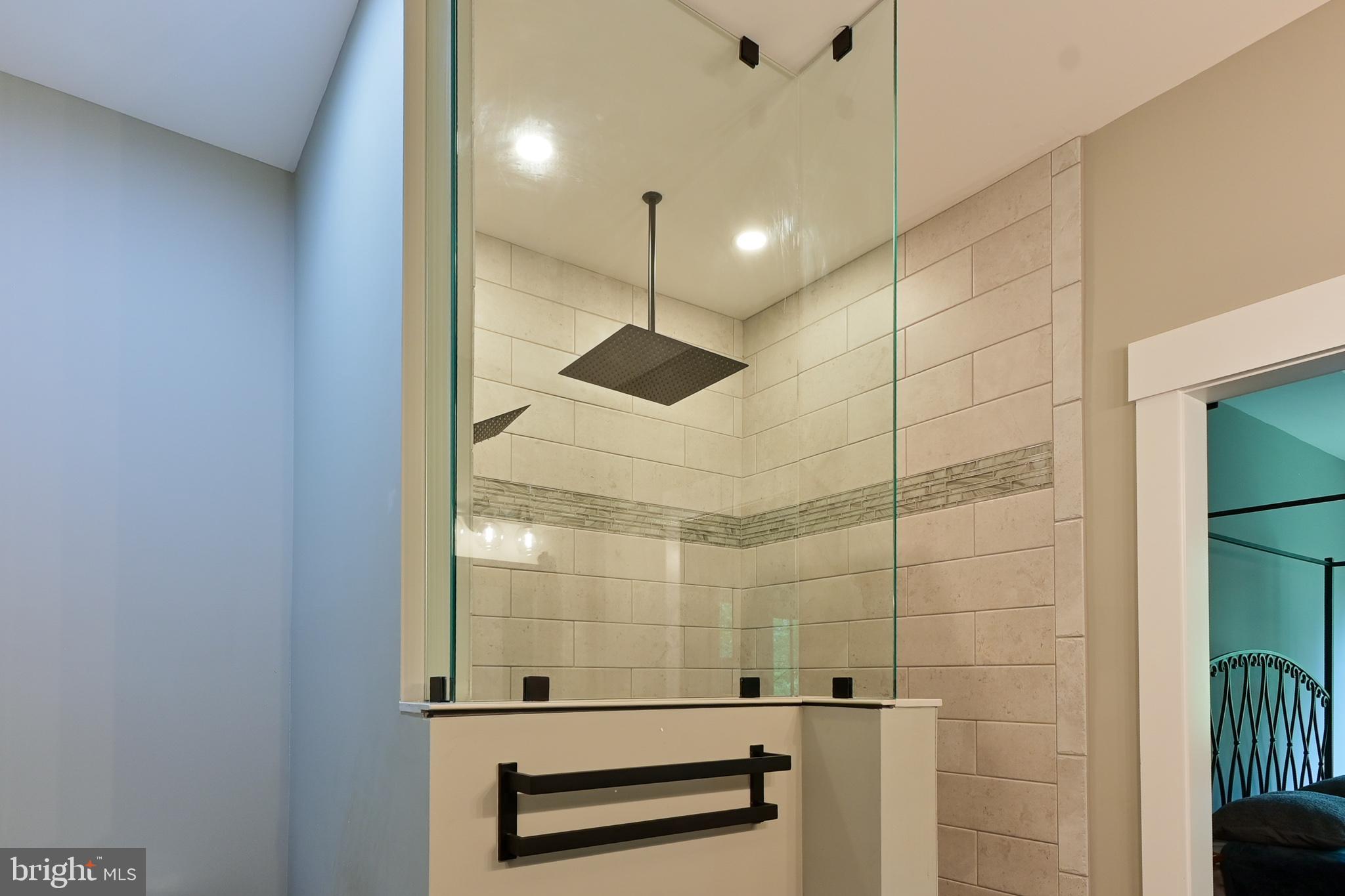 THE WOODS - Residential Lease