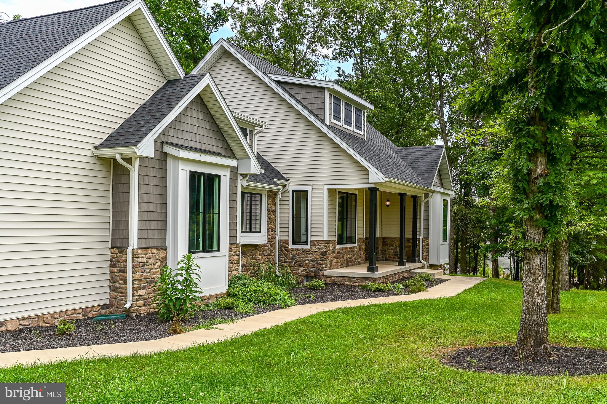 THE WOODS - Residential Lease