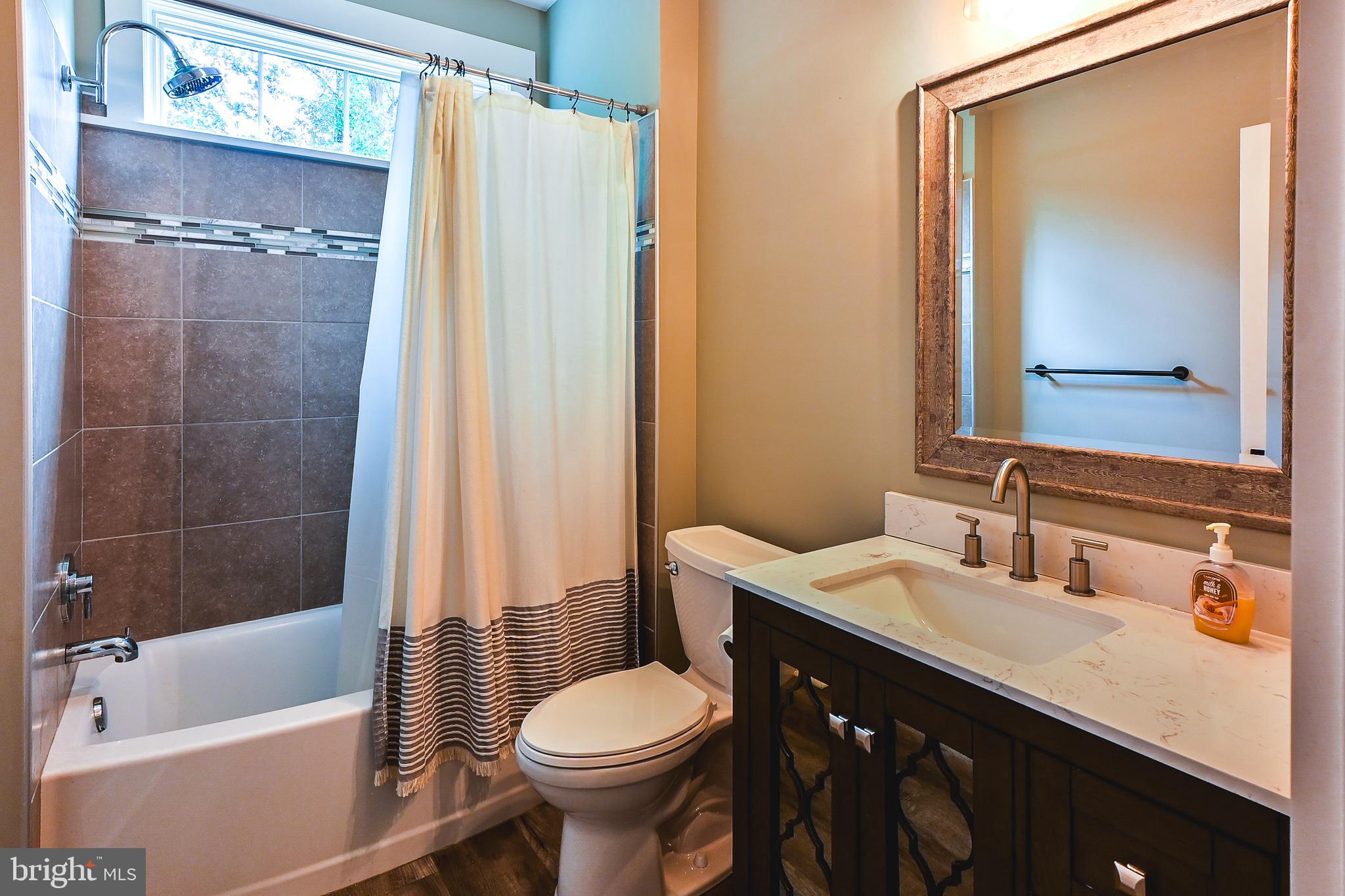 THE WOODS - Residential Lease