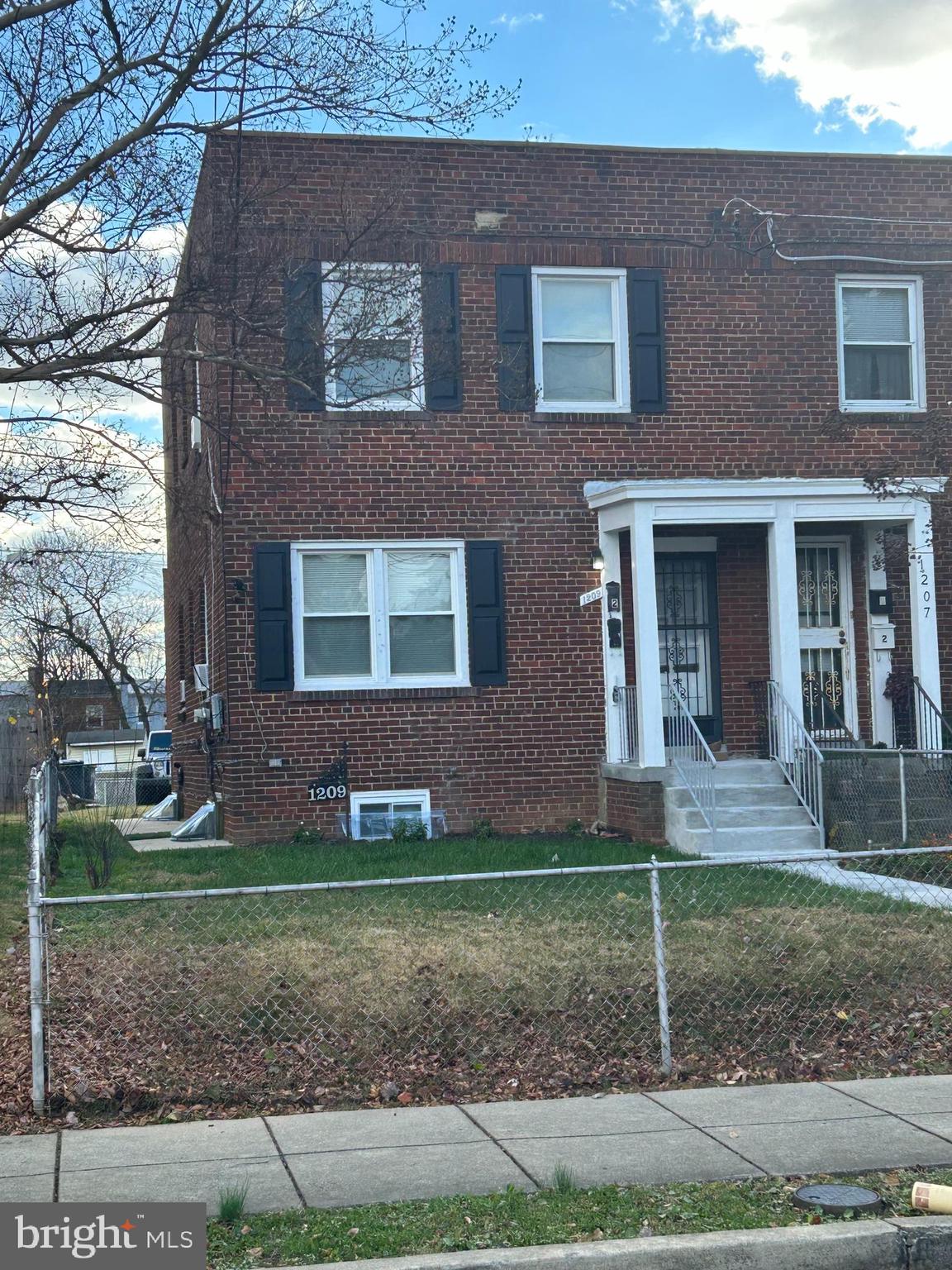 1209 SAVANNAH STREET SE