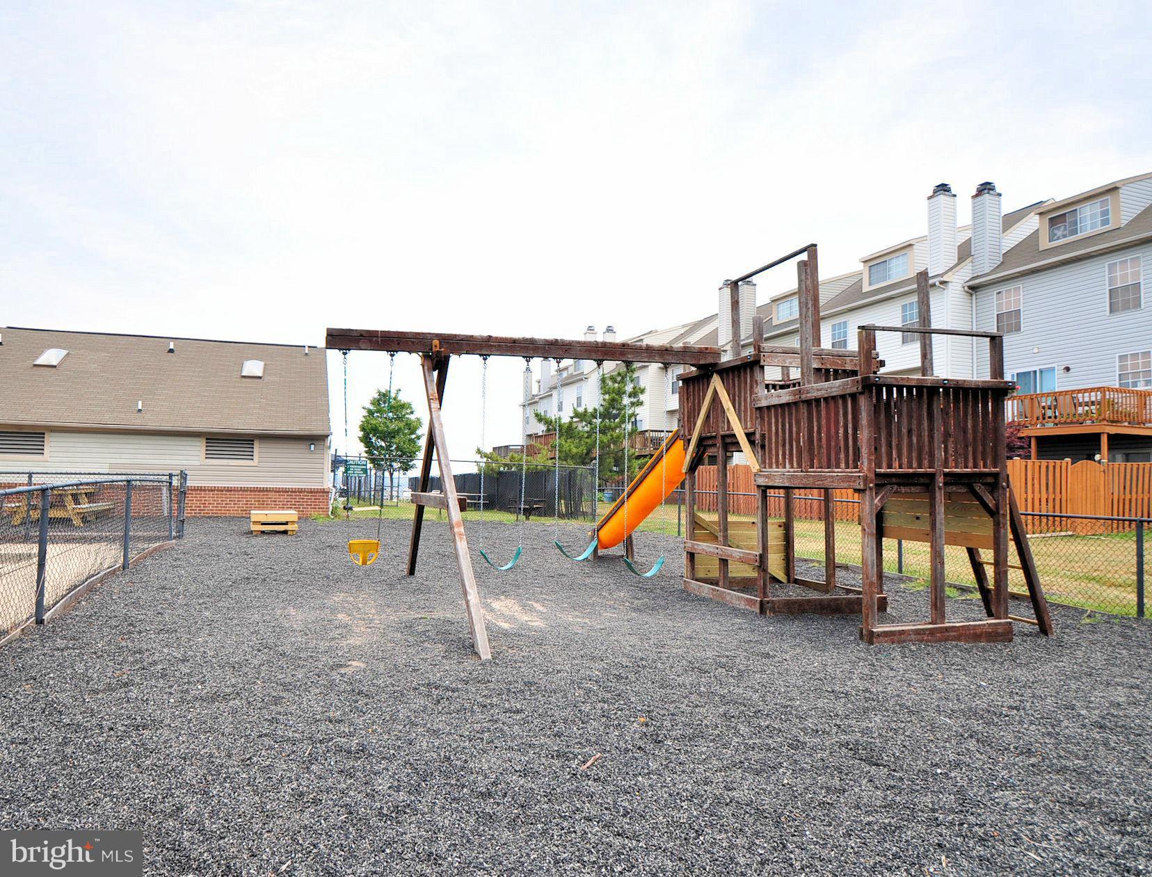 STONEY BEACH - Residential