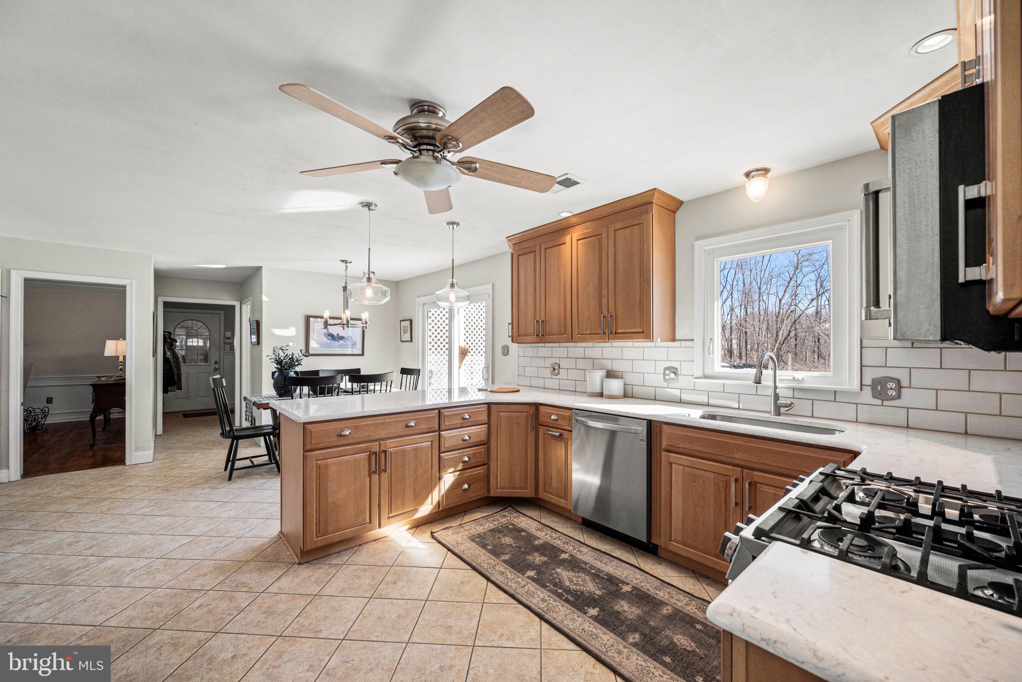 LONGVIEW LANE - Residential