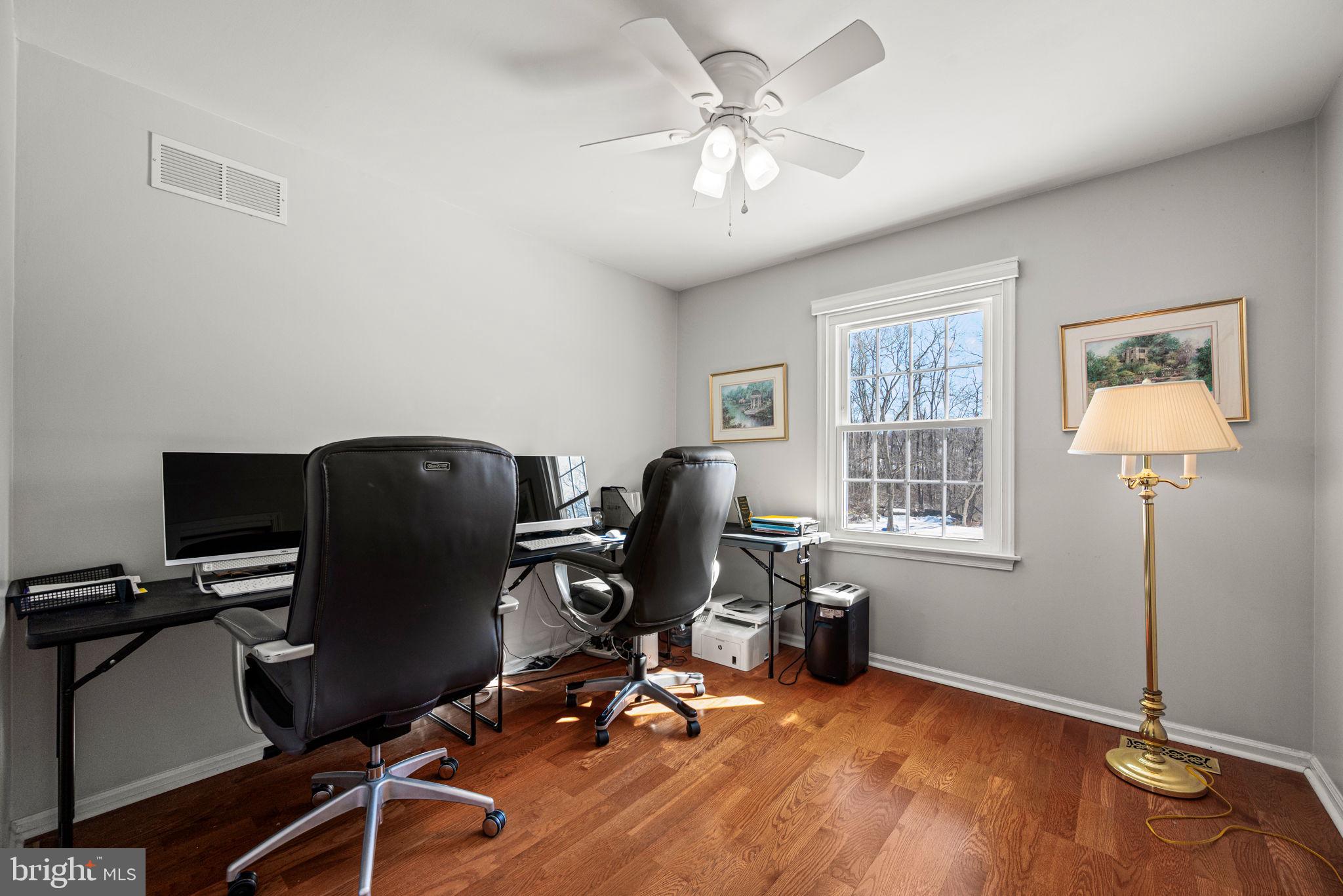 LONGVIEW LANE - Residential