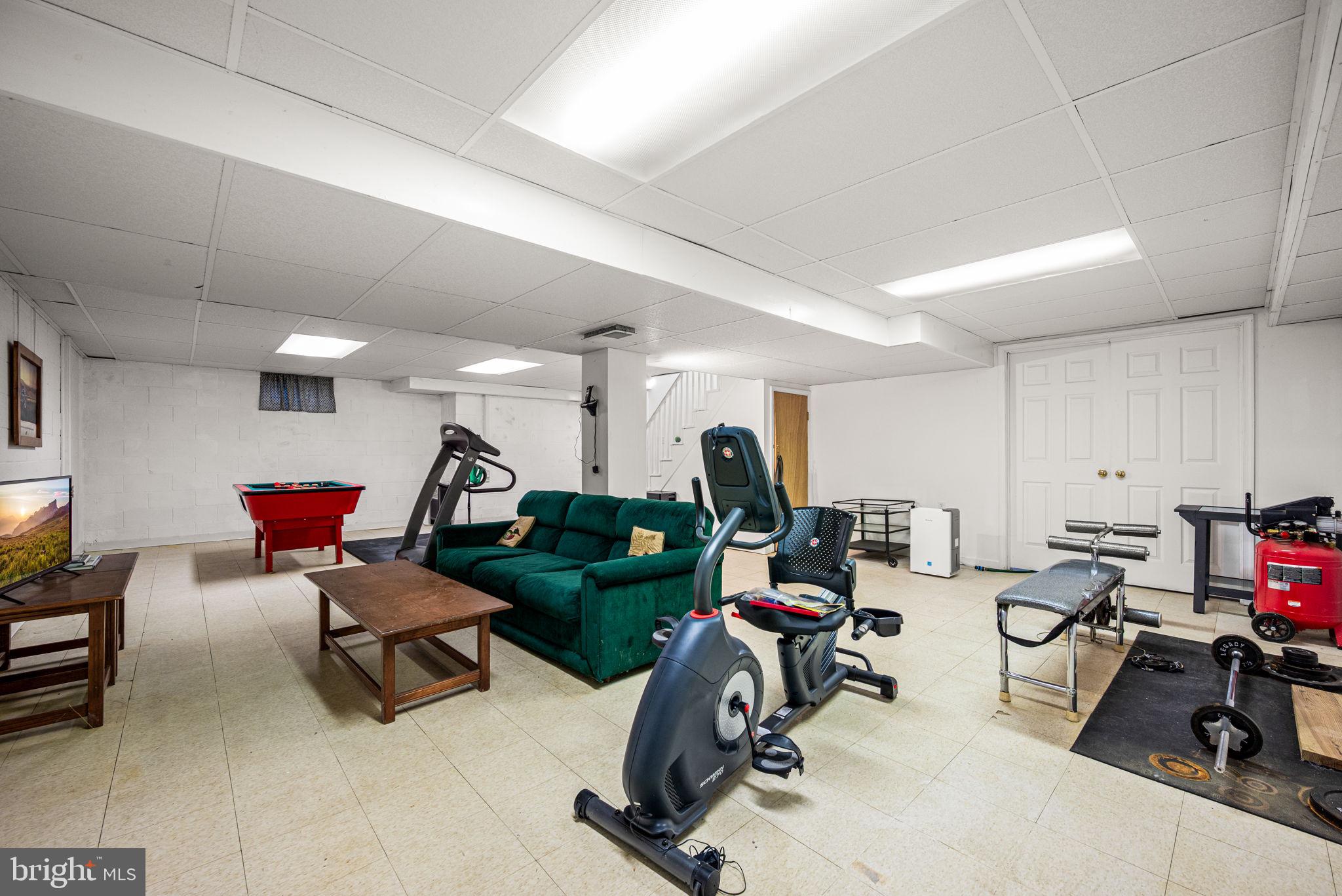 LONGVIEW LANE - Residential