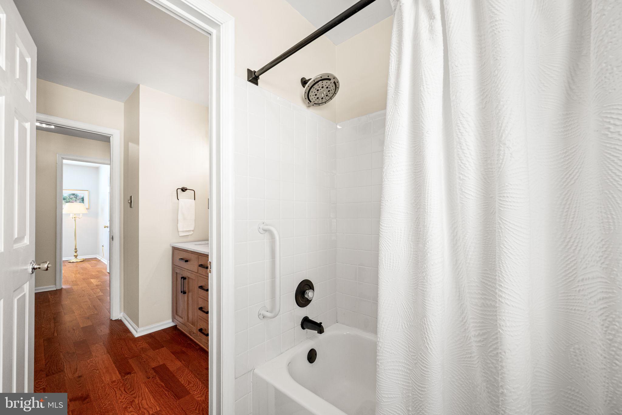 LONGVIEW LANE - Residential