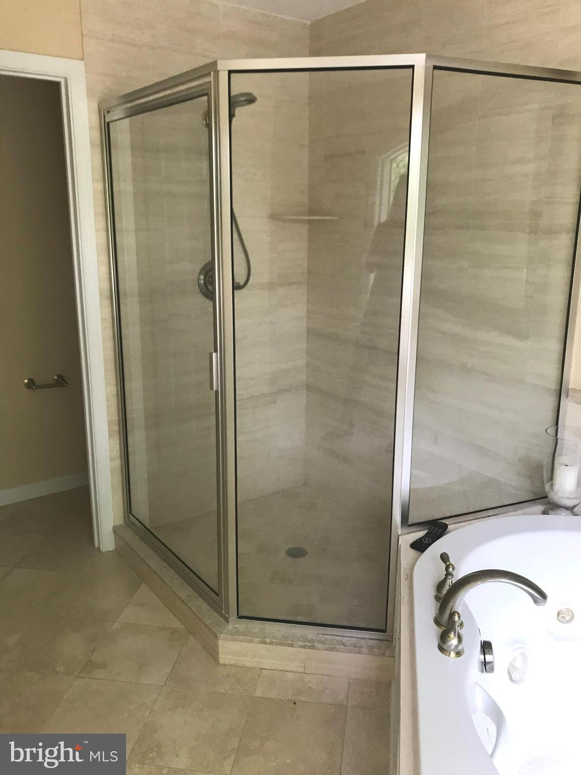 DIVINITY COVE - Residential