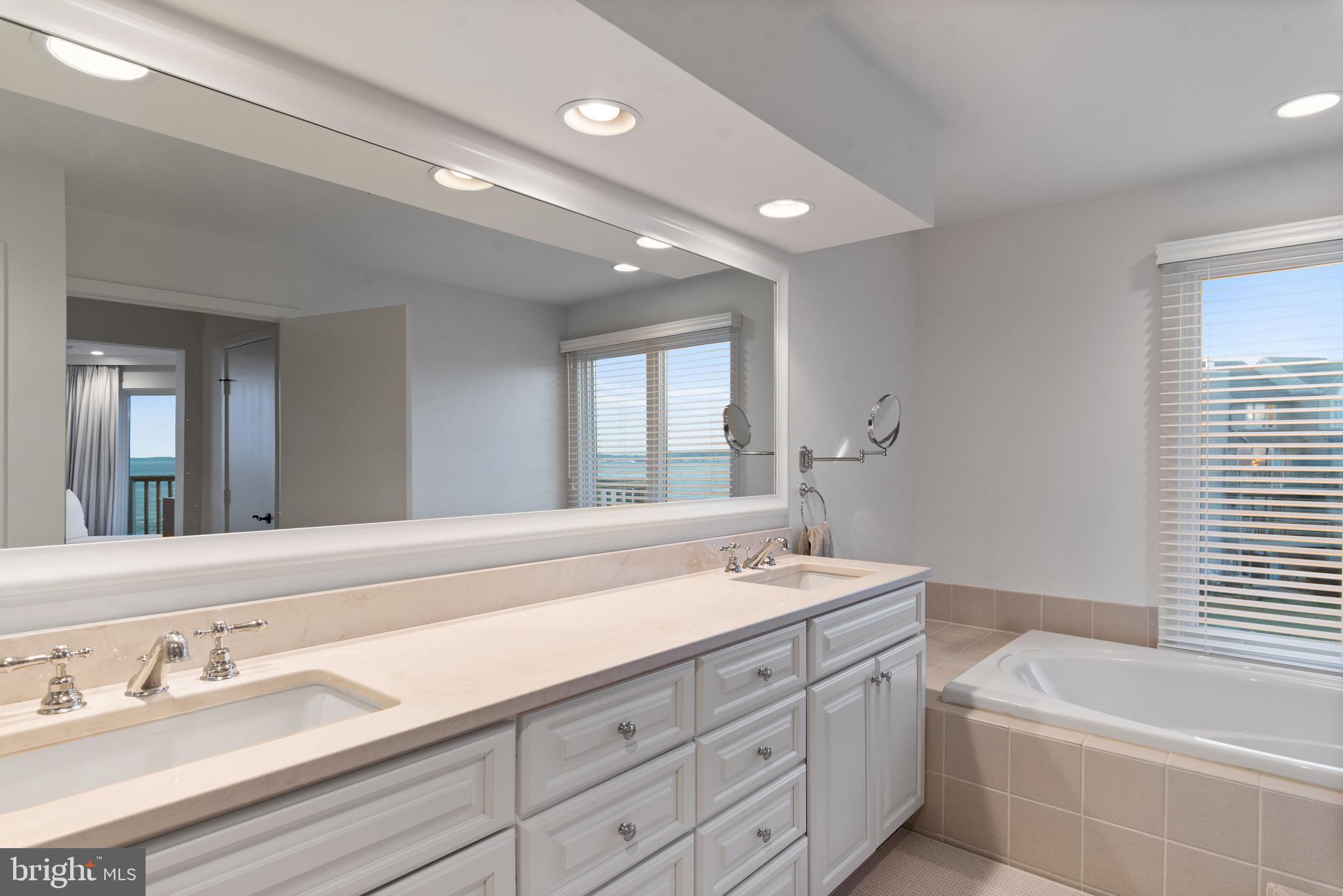 CHESAPEAKE HARBOUR - Residential