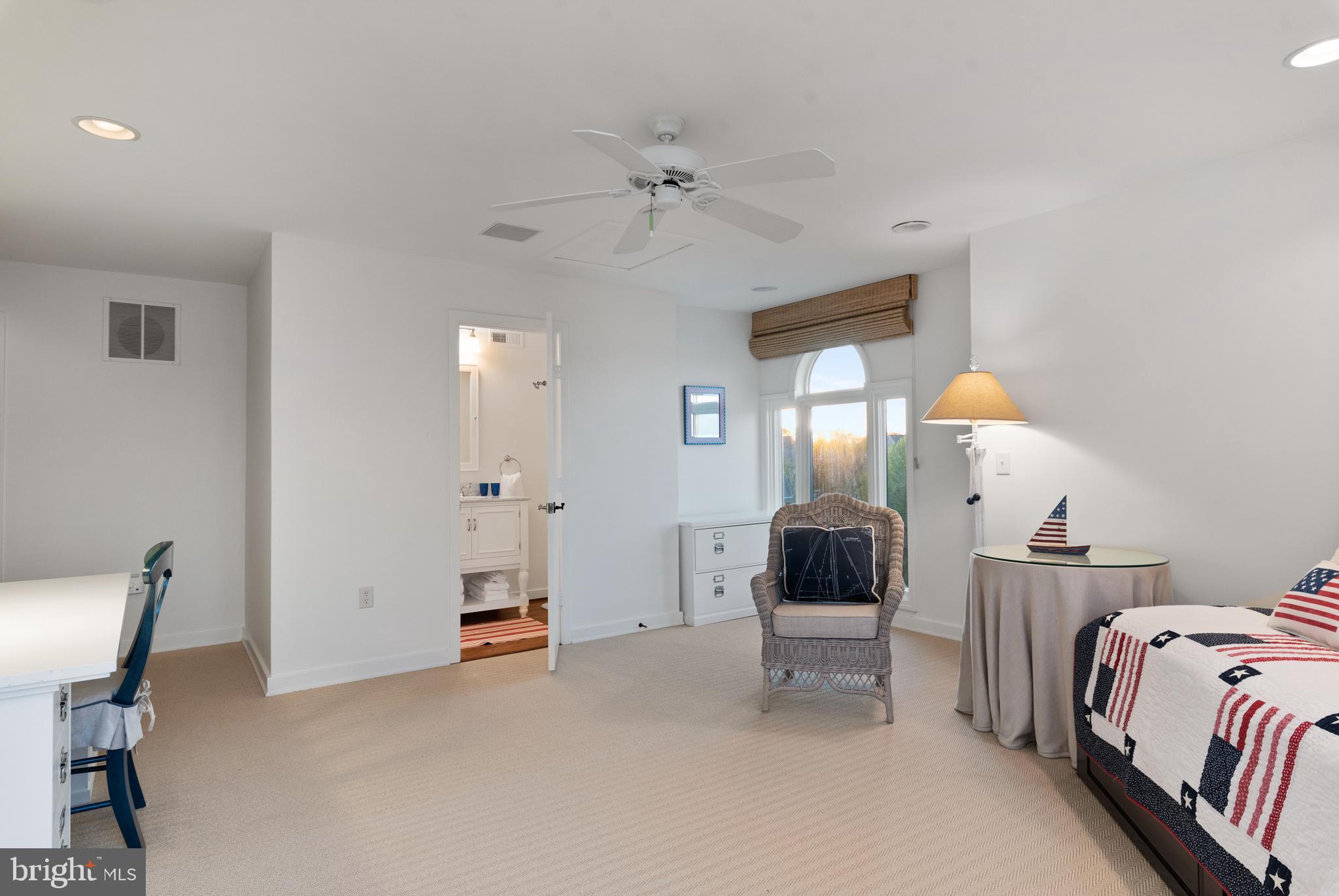 CHESAPEAKE HARBOUR - Residential