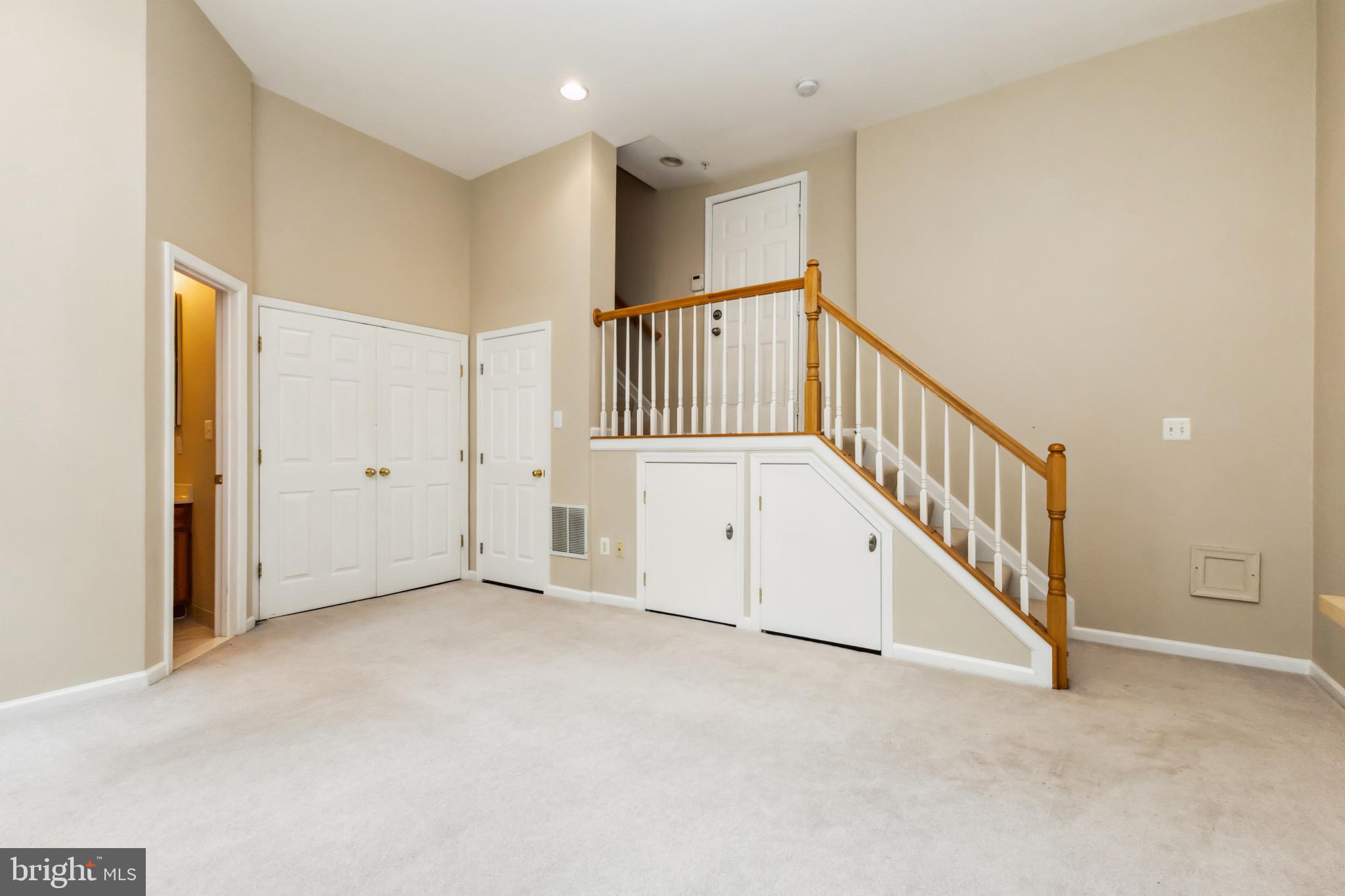 HIDDEN CREEK - Residential