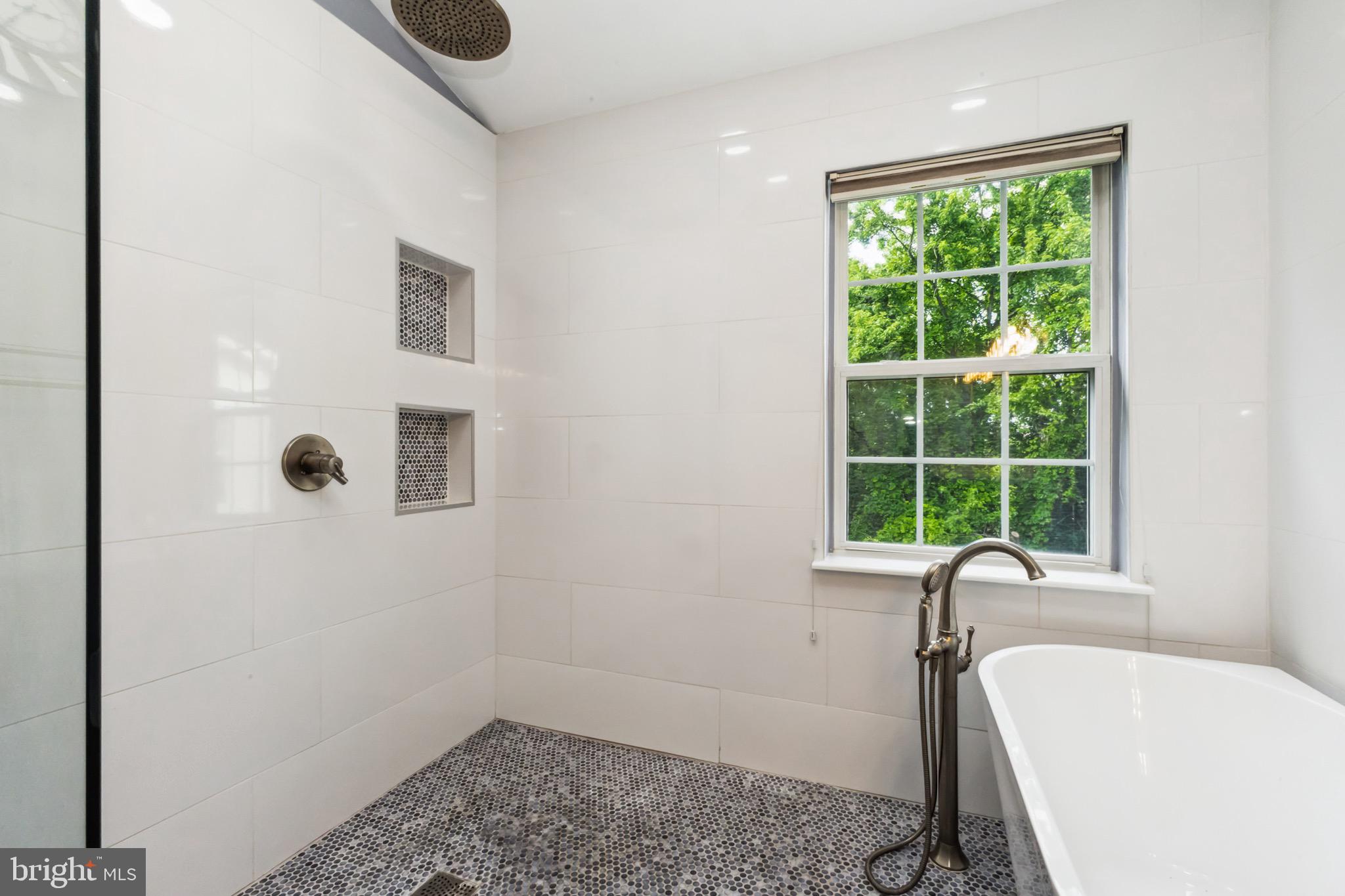 HIDDEN CREEK - Residential