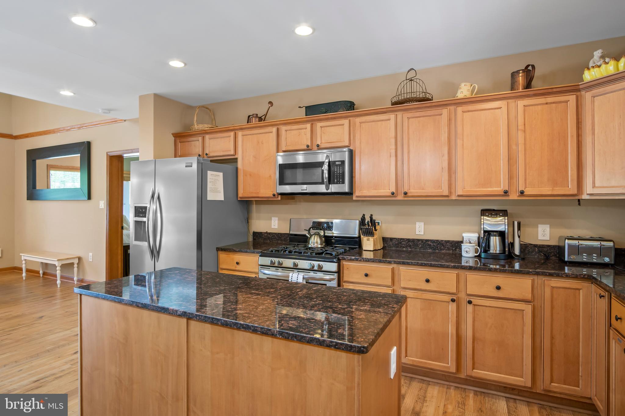 LAKE FOREST ESTATES - Residential