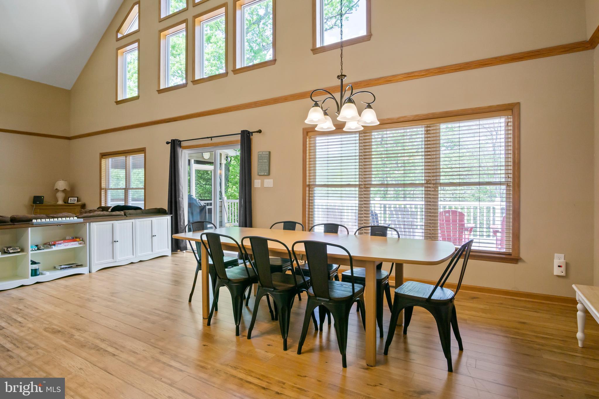 LAKE FOREST ESTATES - Residential