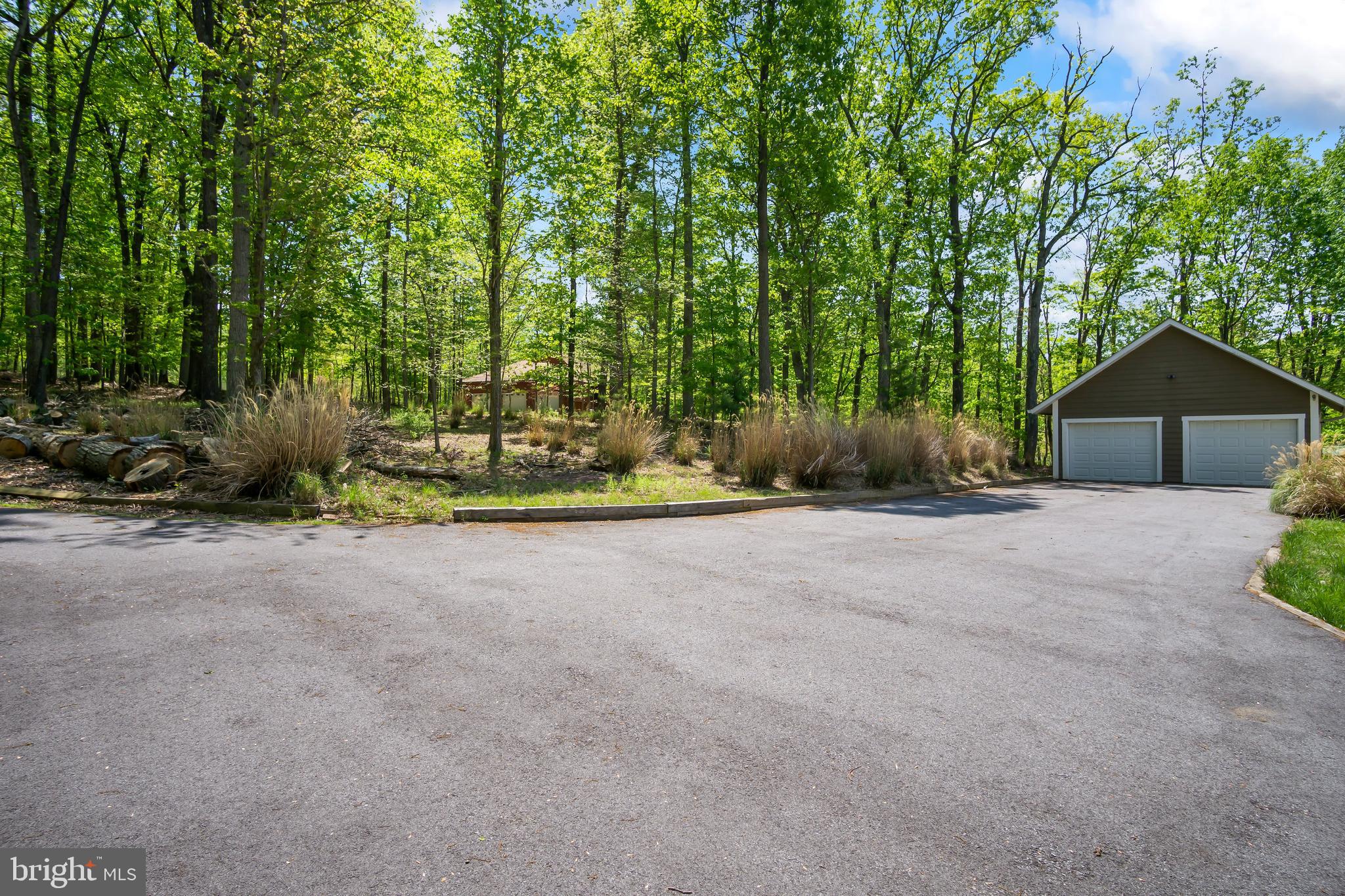 LAKE FOREST ESTATES - Residential