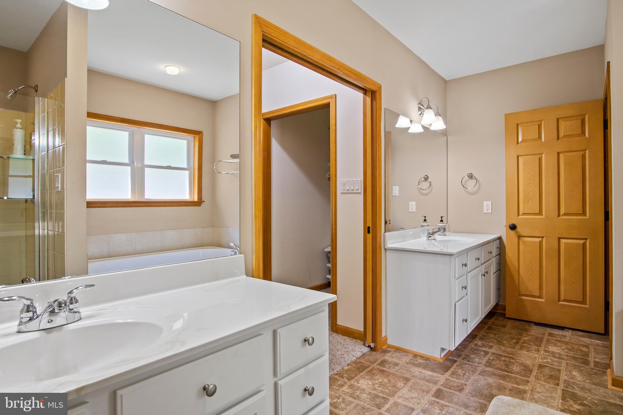 LAKE FOREST ESTATES - Residential