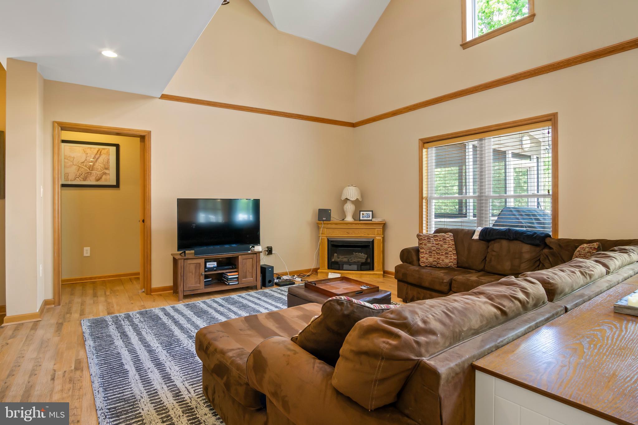 LAKE FOREST ESTATES - Residential