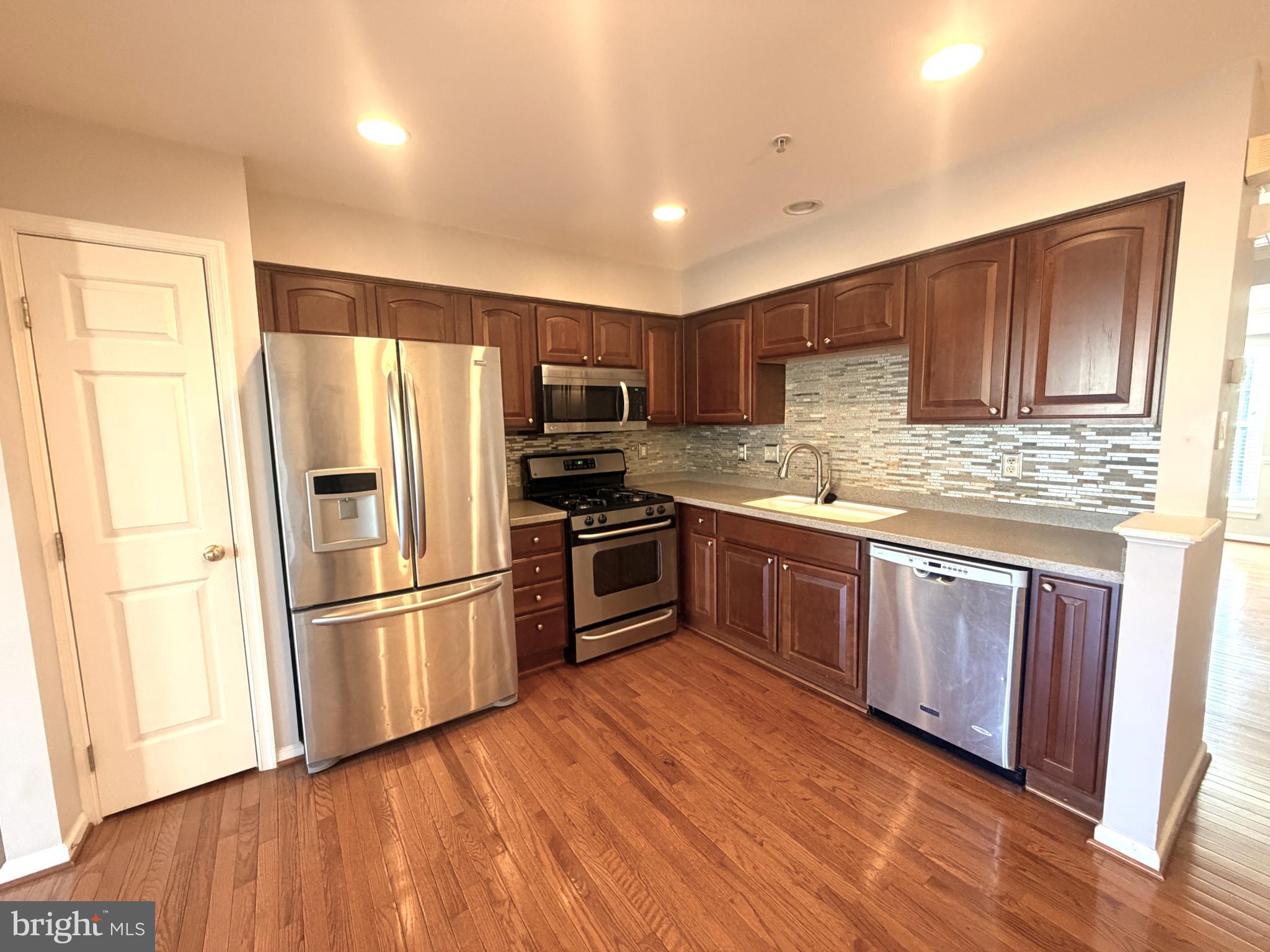 VILLAGE TOWNS - Residential