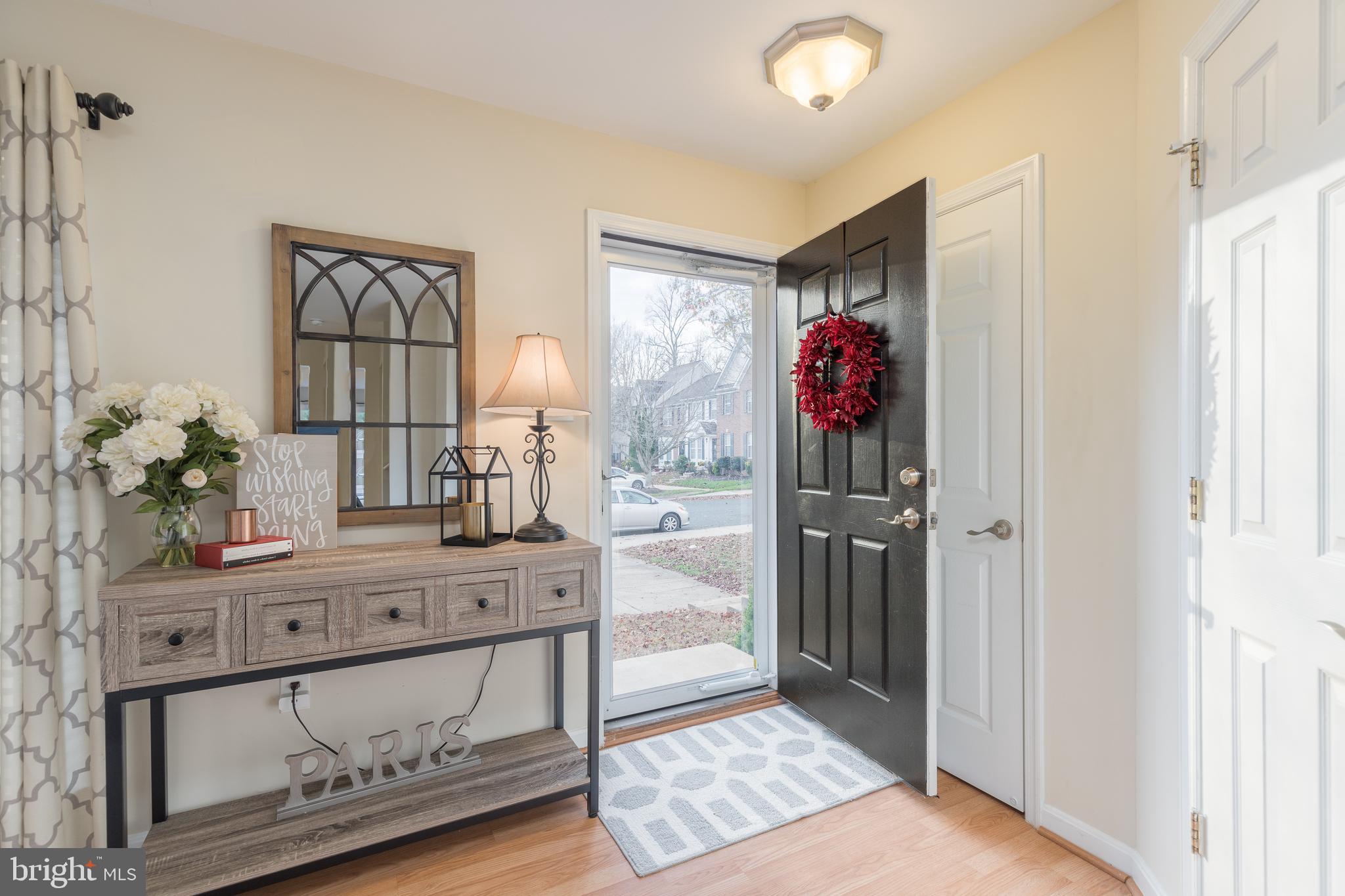 CONSTANT FRIENDSHIP - Residential