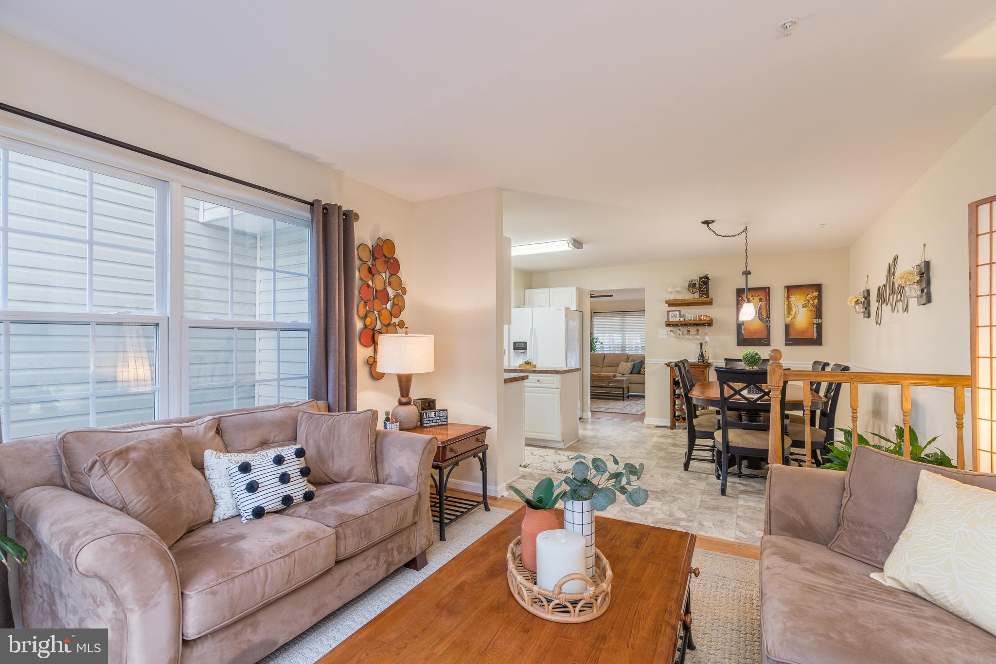 CONSTANT FRIENDSHIP - Residential