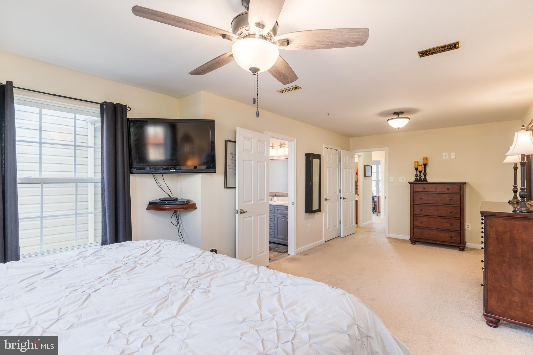 CONSTANT FRIENDSHIP - Residential