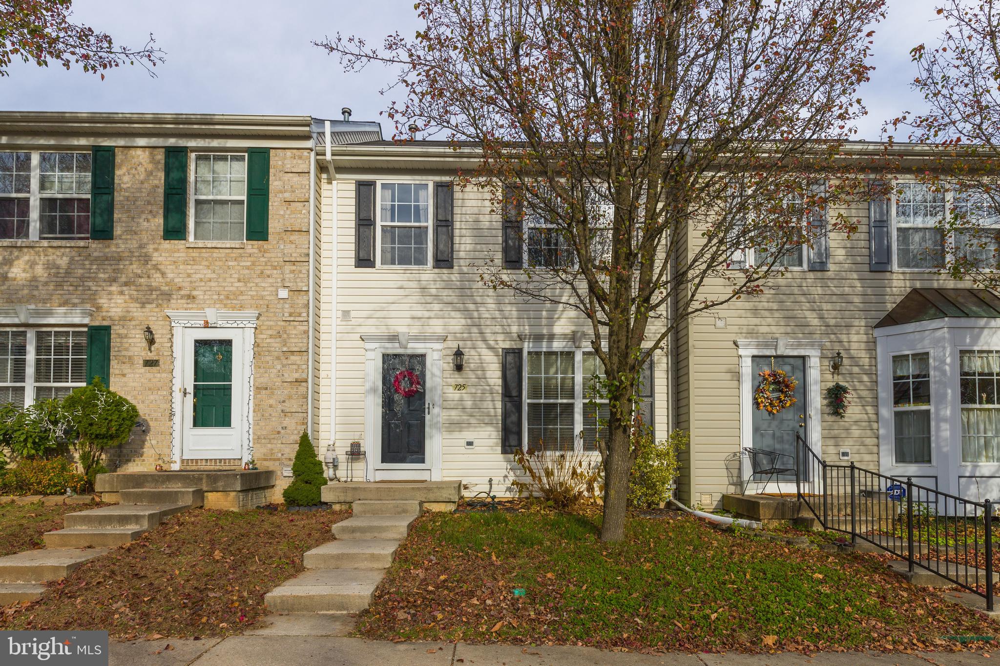 CONSTANT FRIENDSHIP - Residential