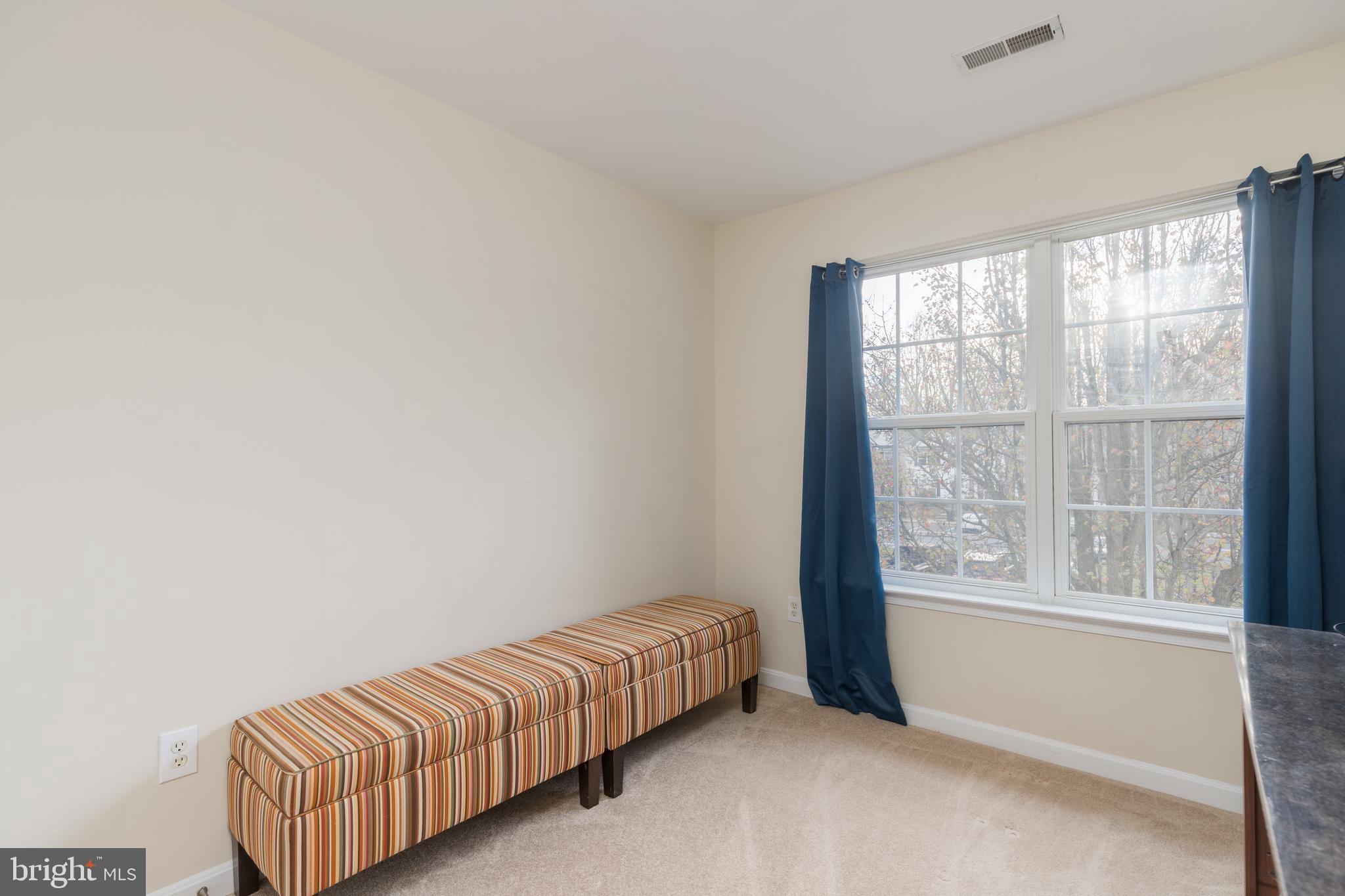 CONSTANT FRIENDSHIP - Residential