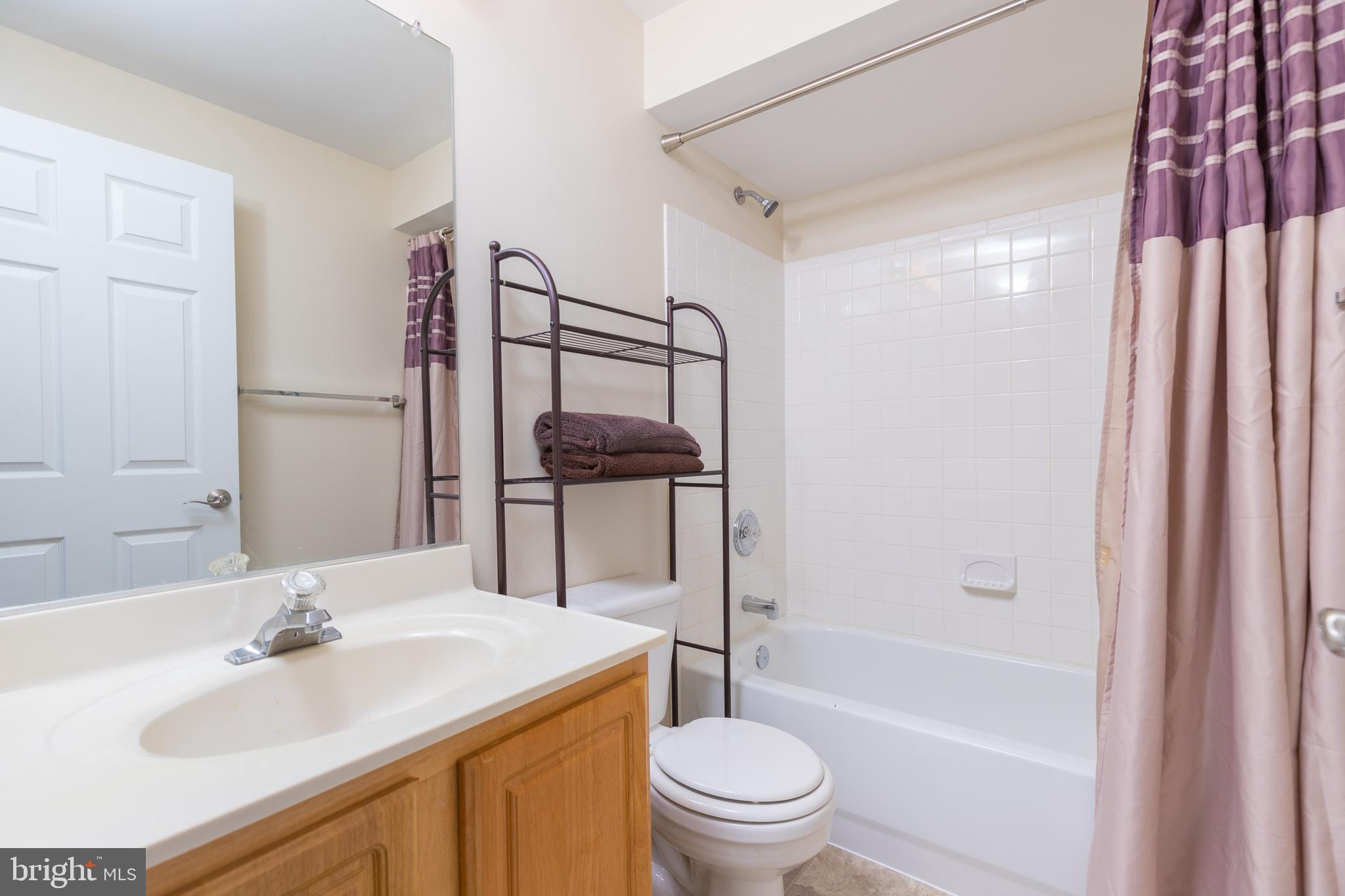 CONSTANT FRIENDSHIP - Residential